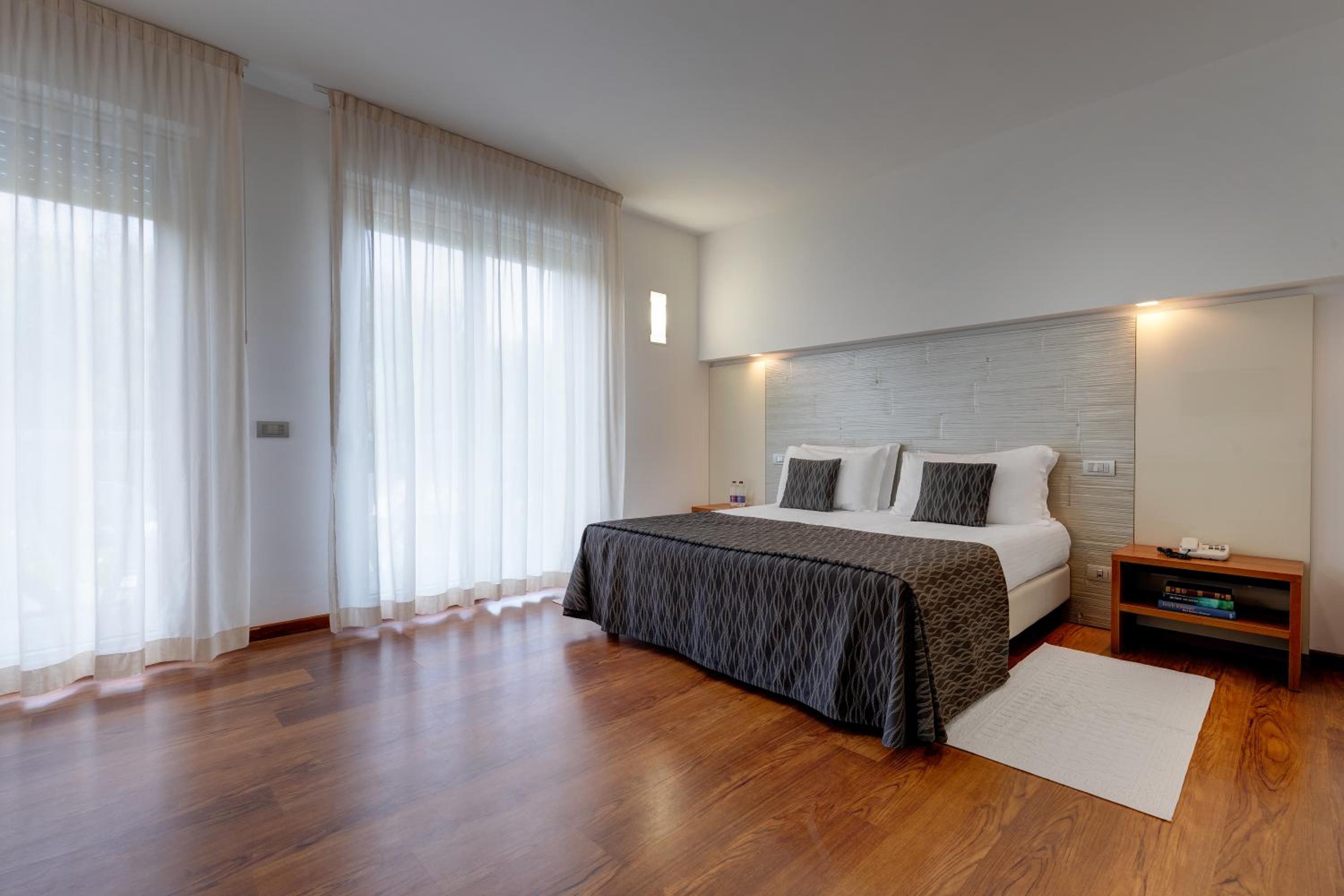 Superior Triple Room photo 2