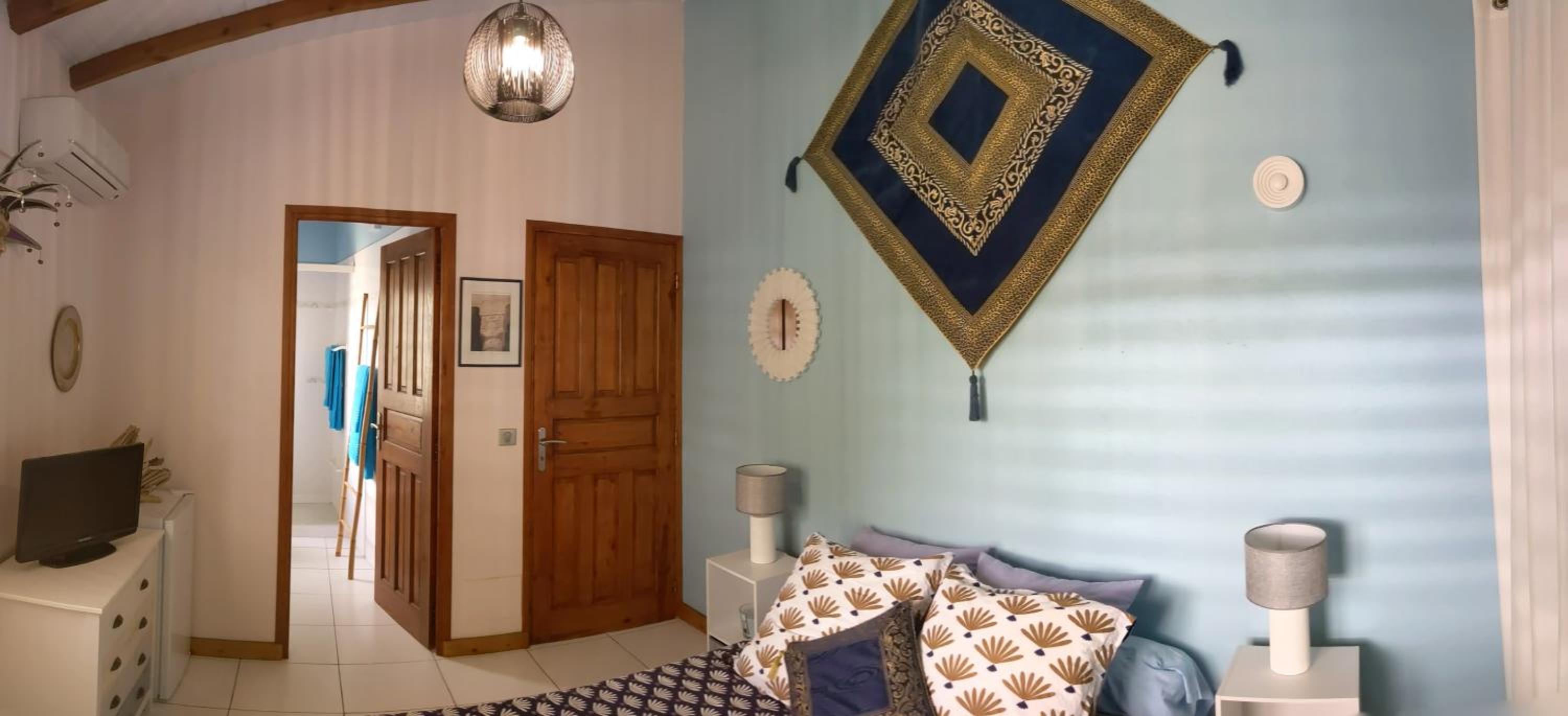 Deluxe Double Room with Balcony and Sea View - Photo 7