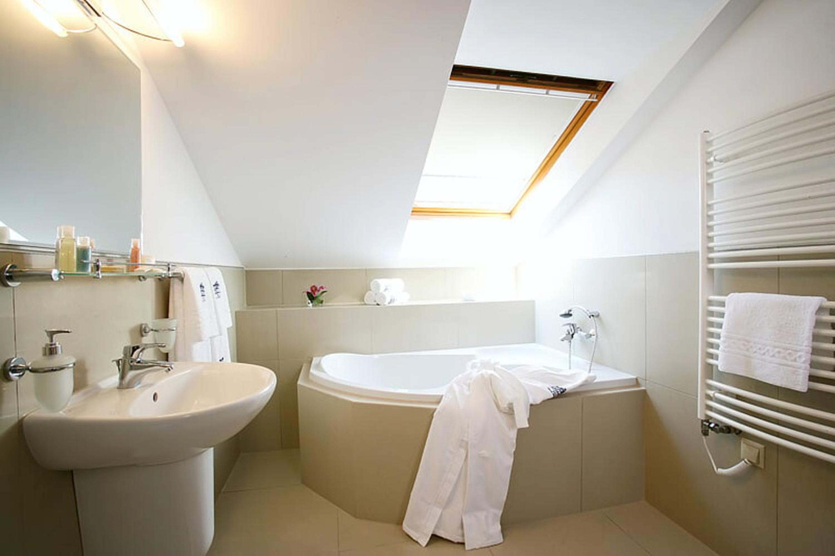 Double Room - Photo 10