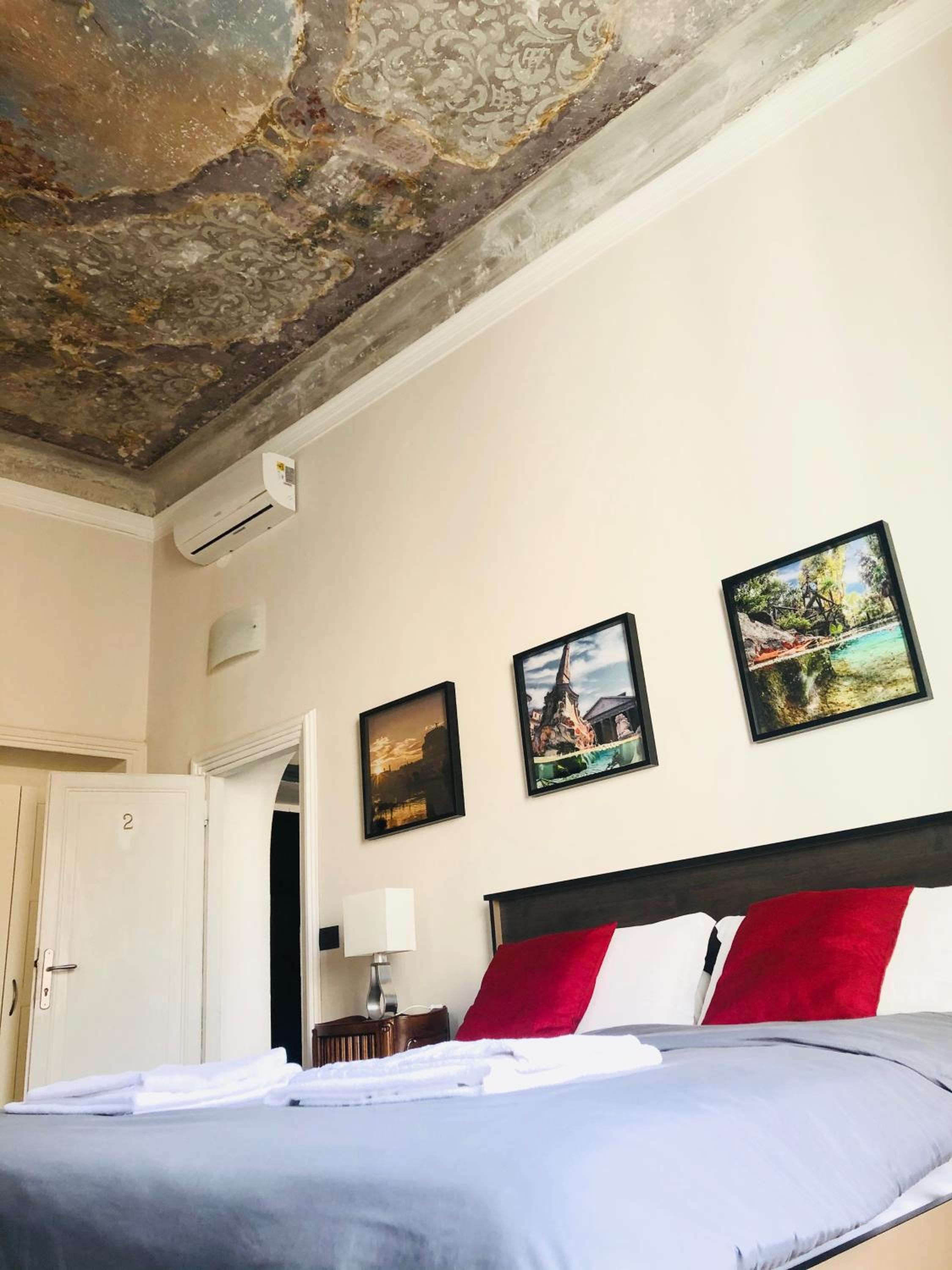 Superior King Room photo 2