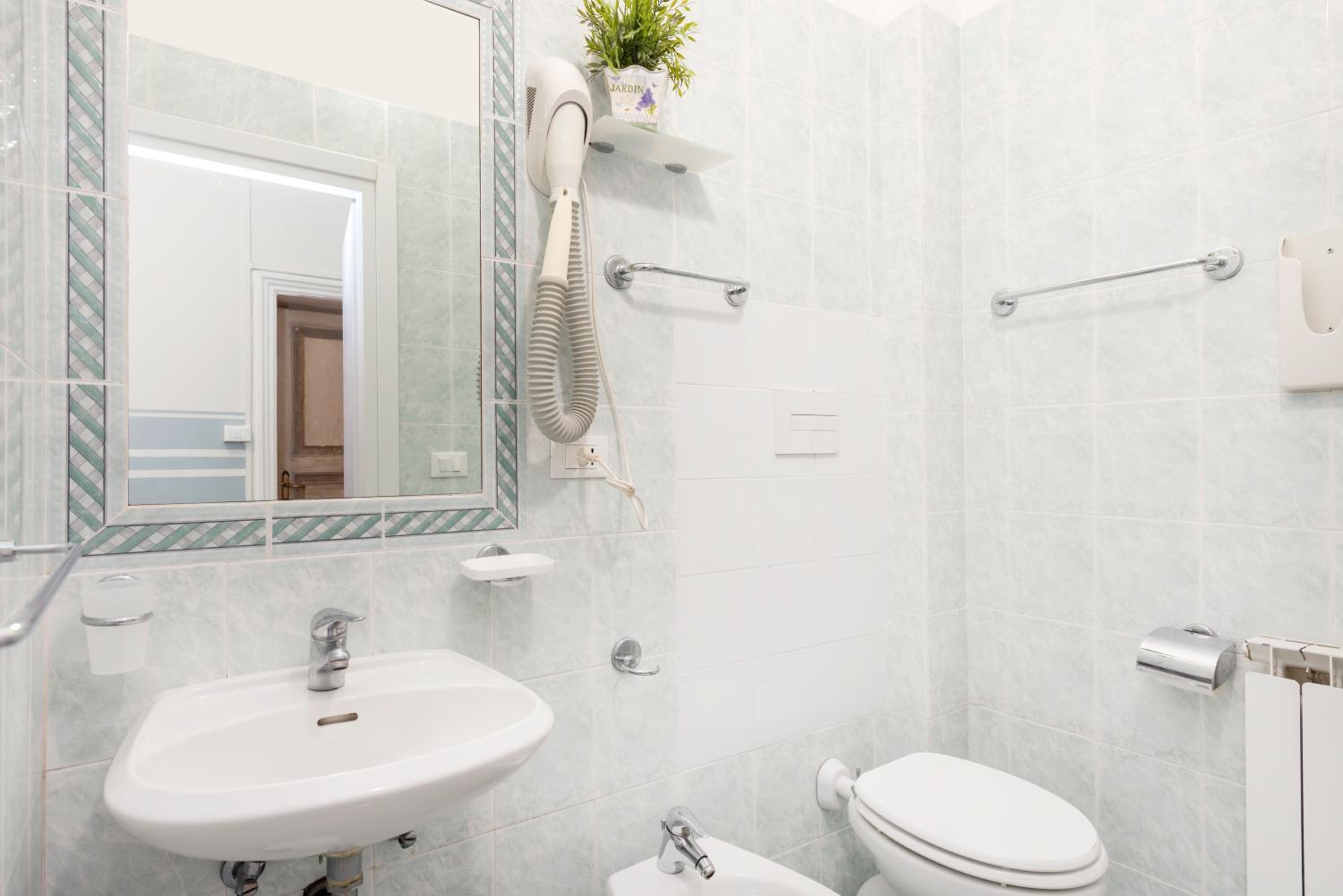 Double or Twin Room photo 2