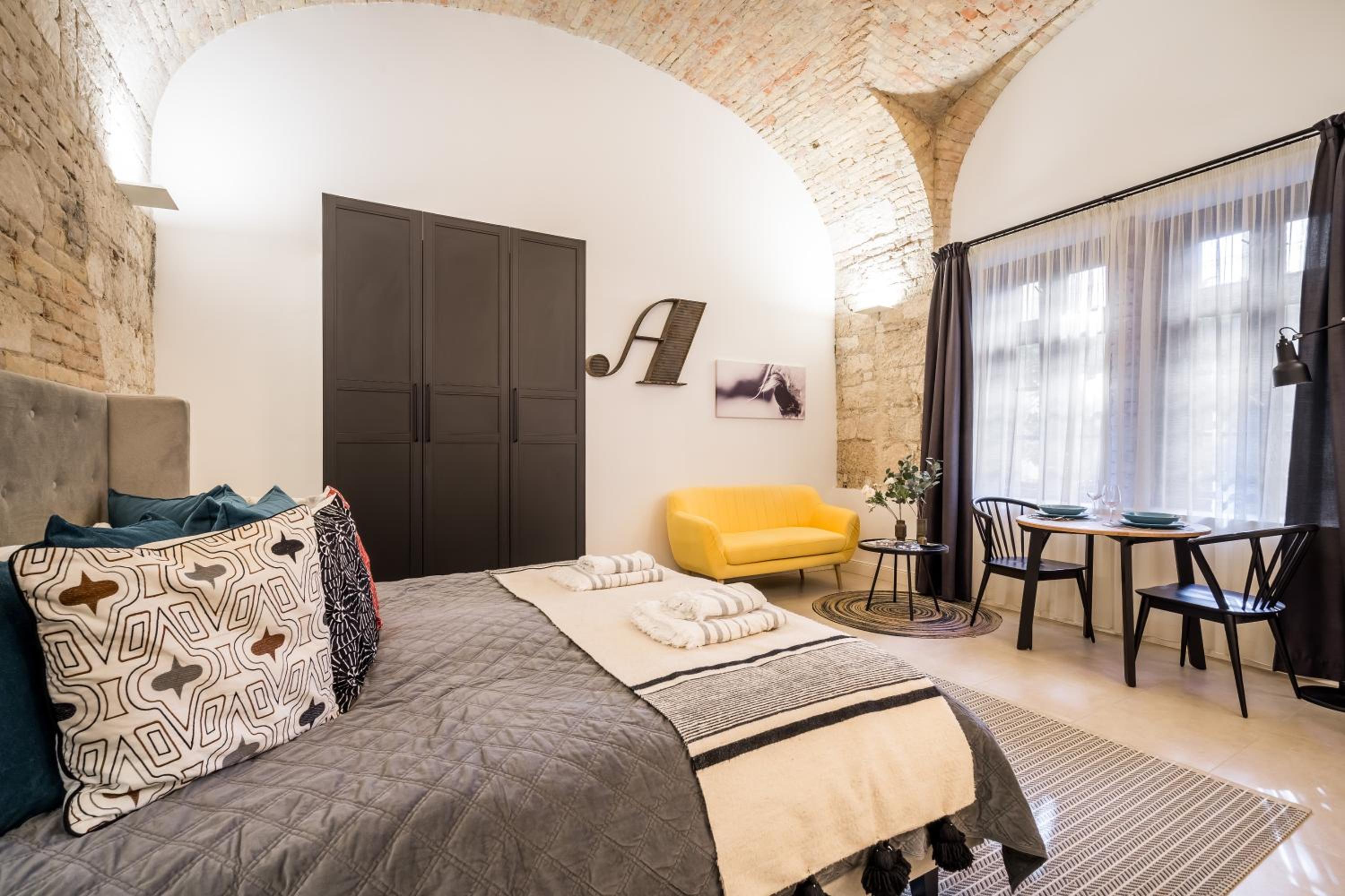 Enjoy industrial luxury close to Basilica - Photo 17