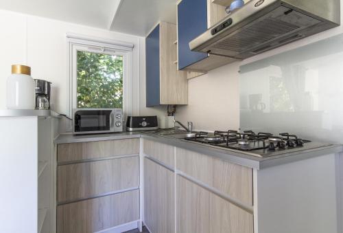Comfort Mobile Home Three Bedrooms photo 3