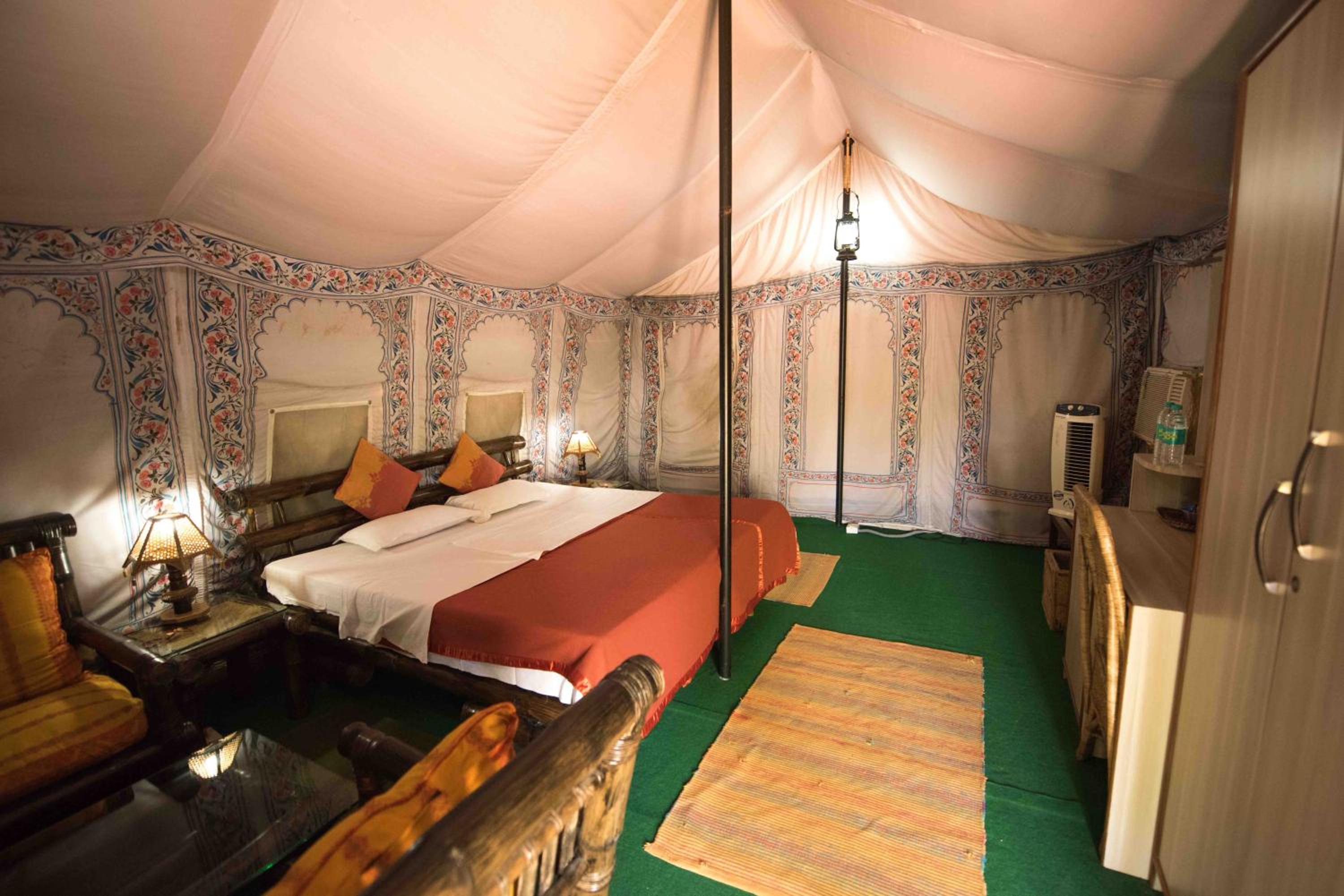Deluxe Double Room (2 Adults + 1 Child) photo 3