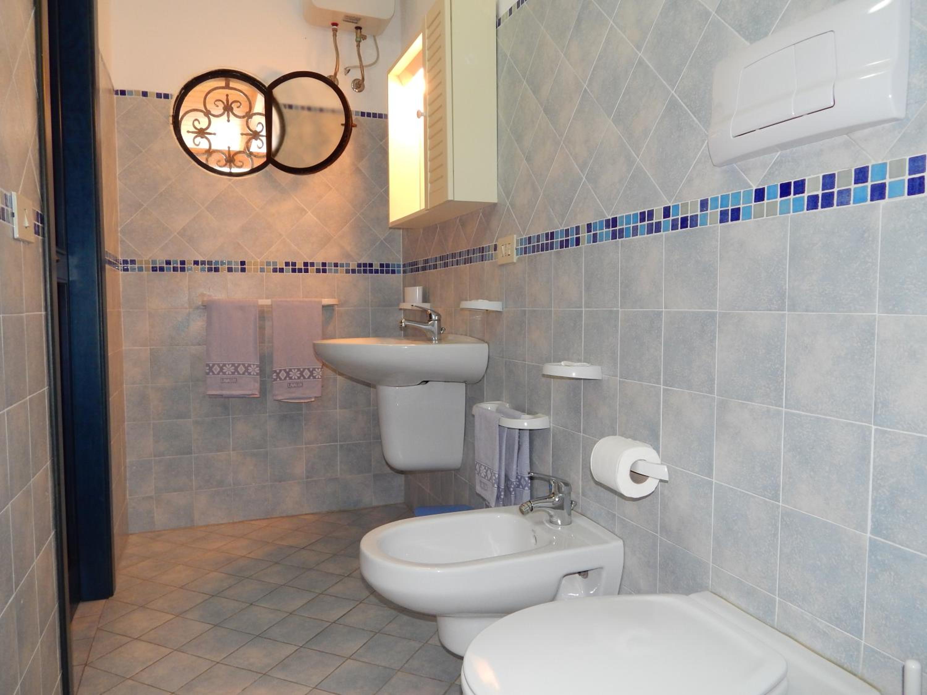 Double or Twin Room - Photo 10