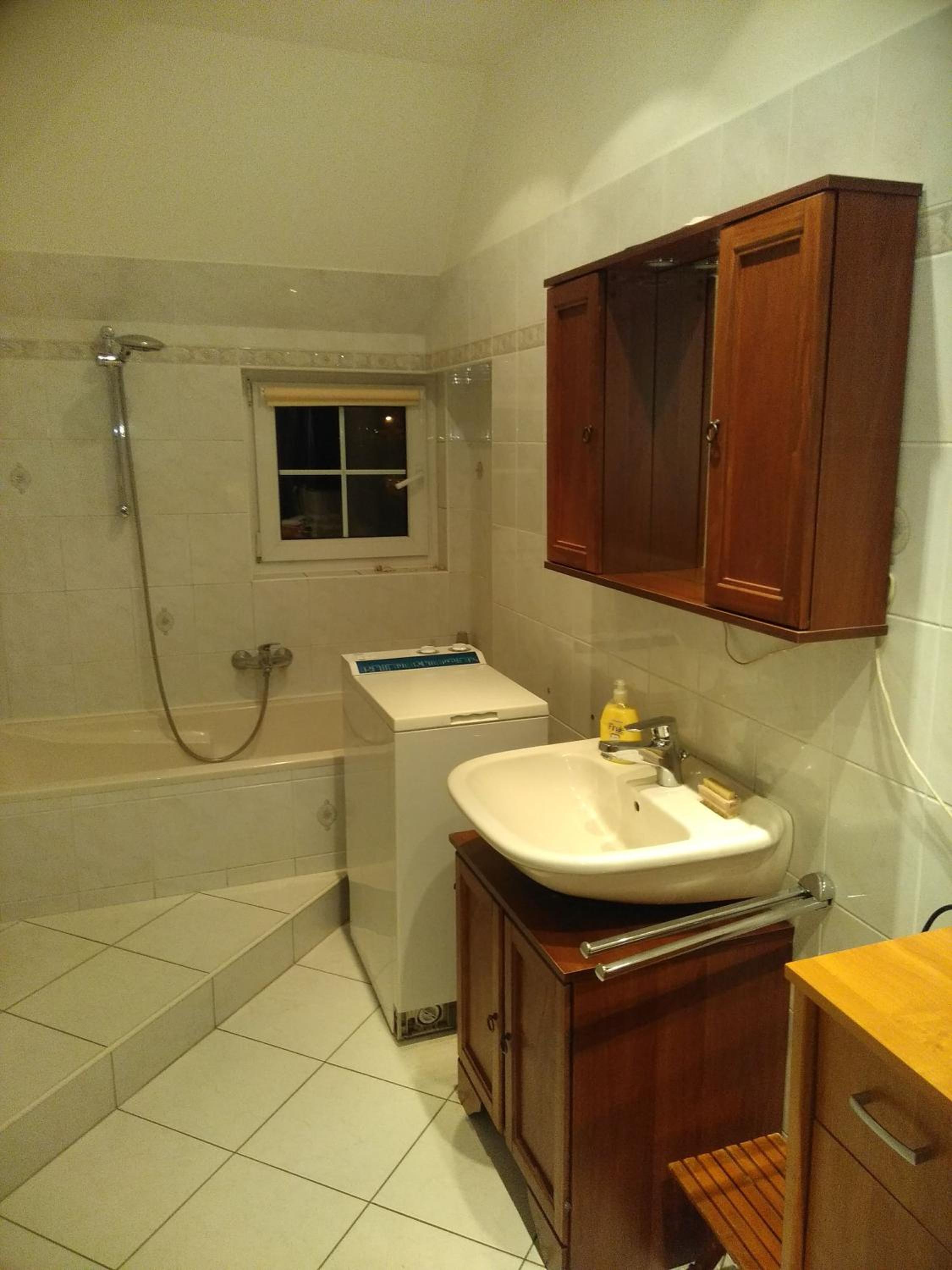 Deluxe Double Room with Extra Bed - Photo 4