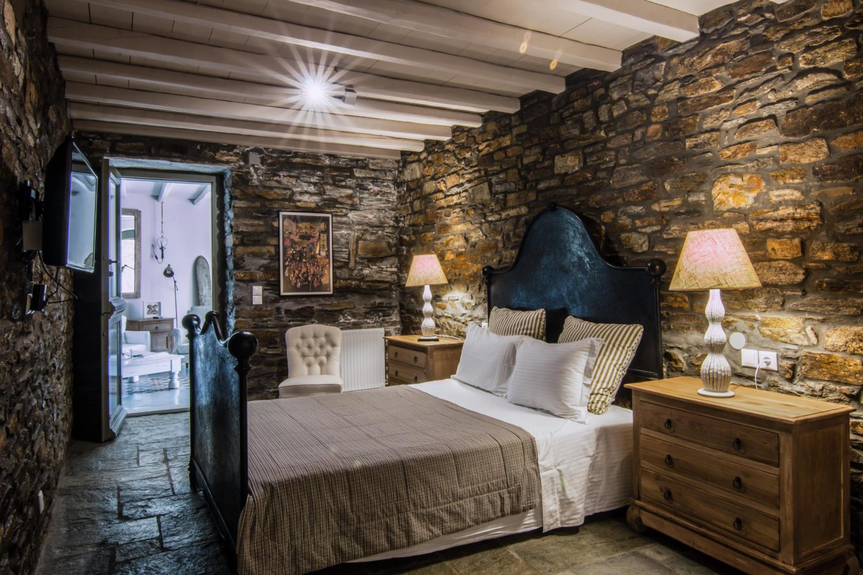 Cave Suite 2 Bedroom Sea View