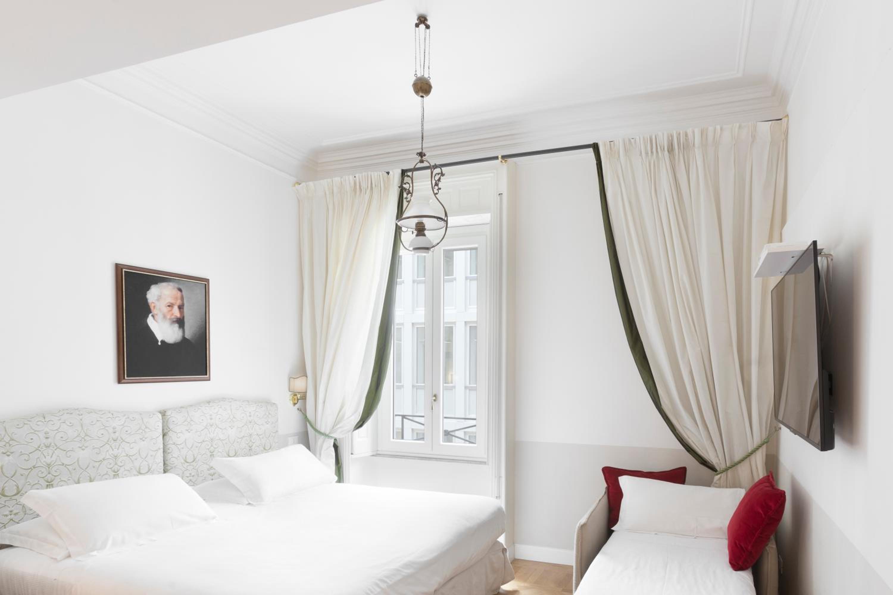 Deluxe Double or Twin Room photo 2