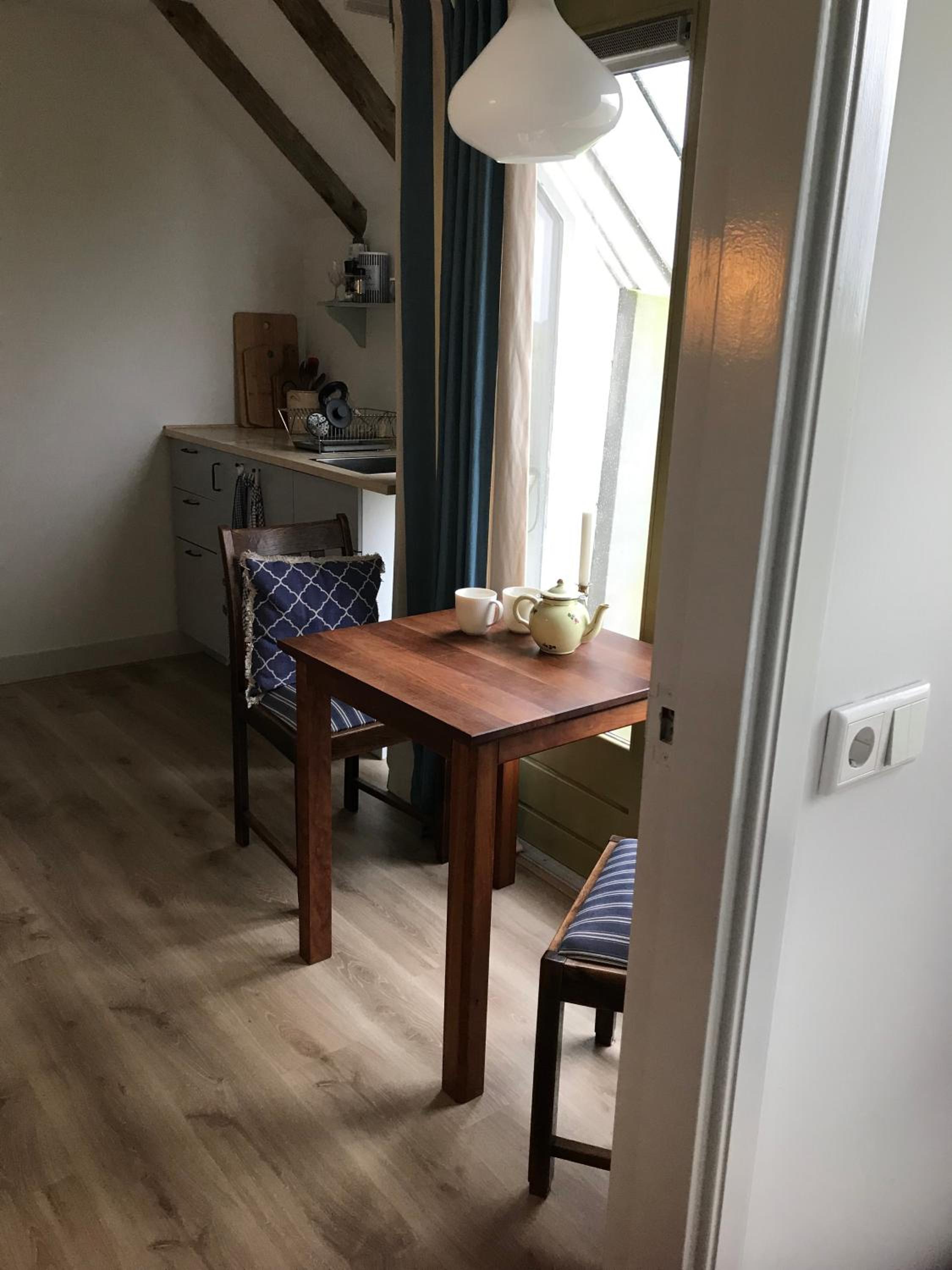 One-Bedroom Apartment - Photo 3