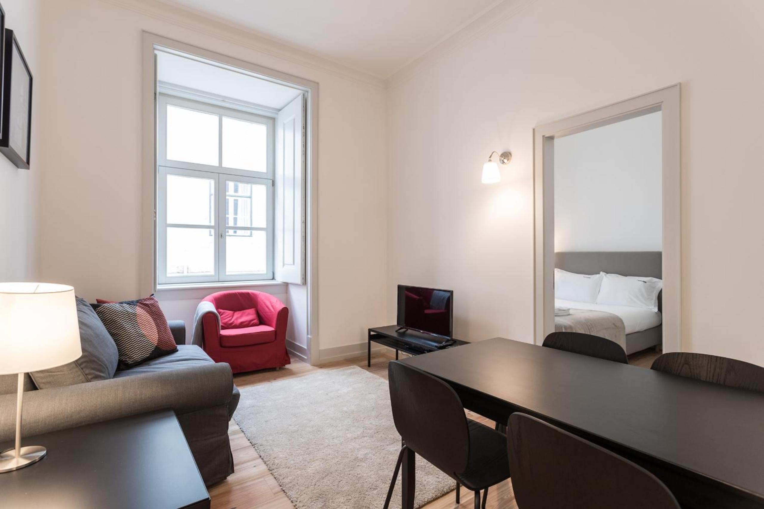 One-Bedroom Apartment photo 3