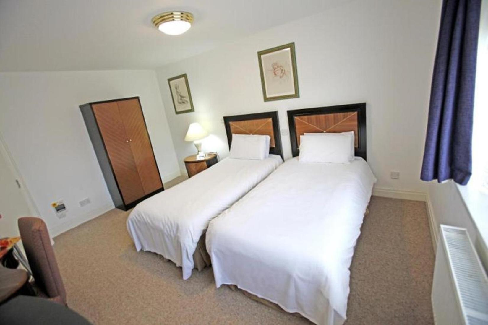 Twin Room - Photo 1