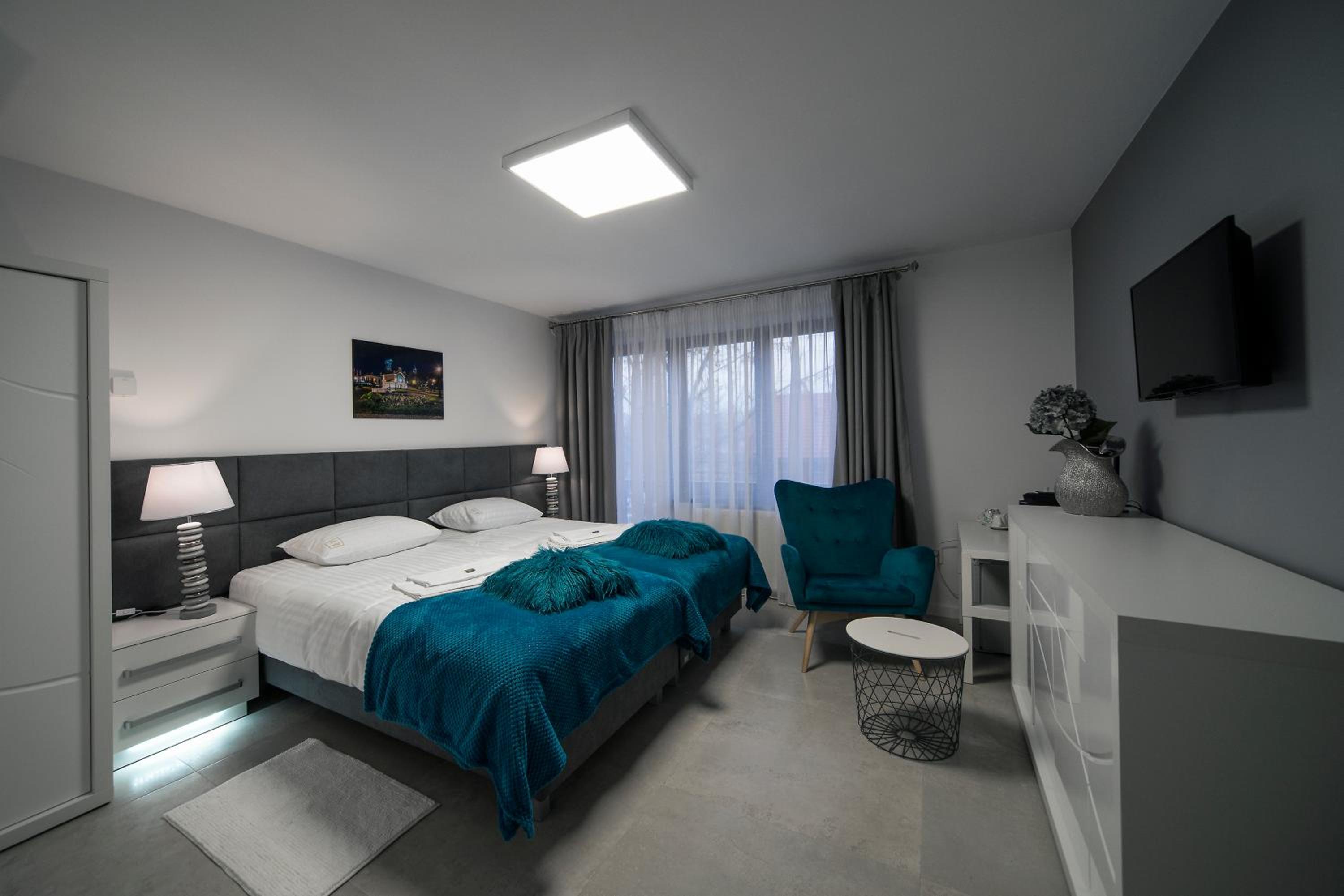 Large Double Room photo 1