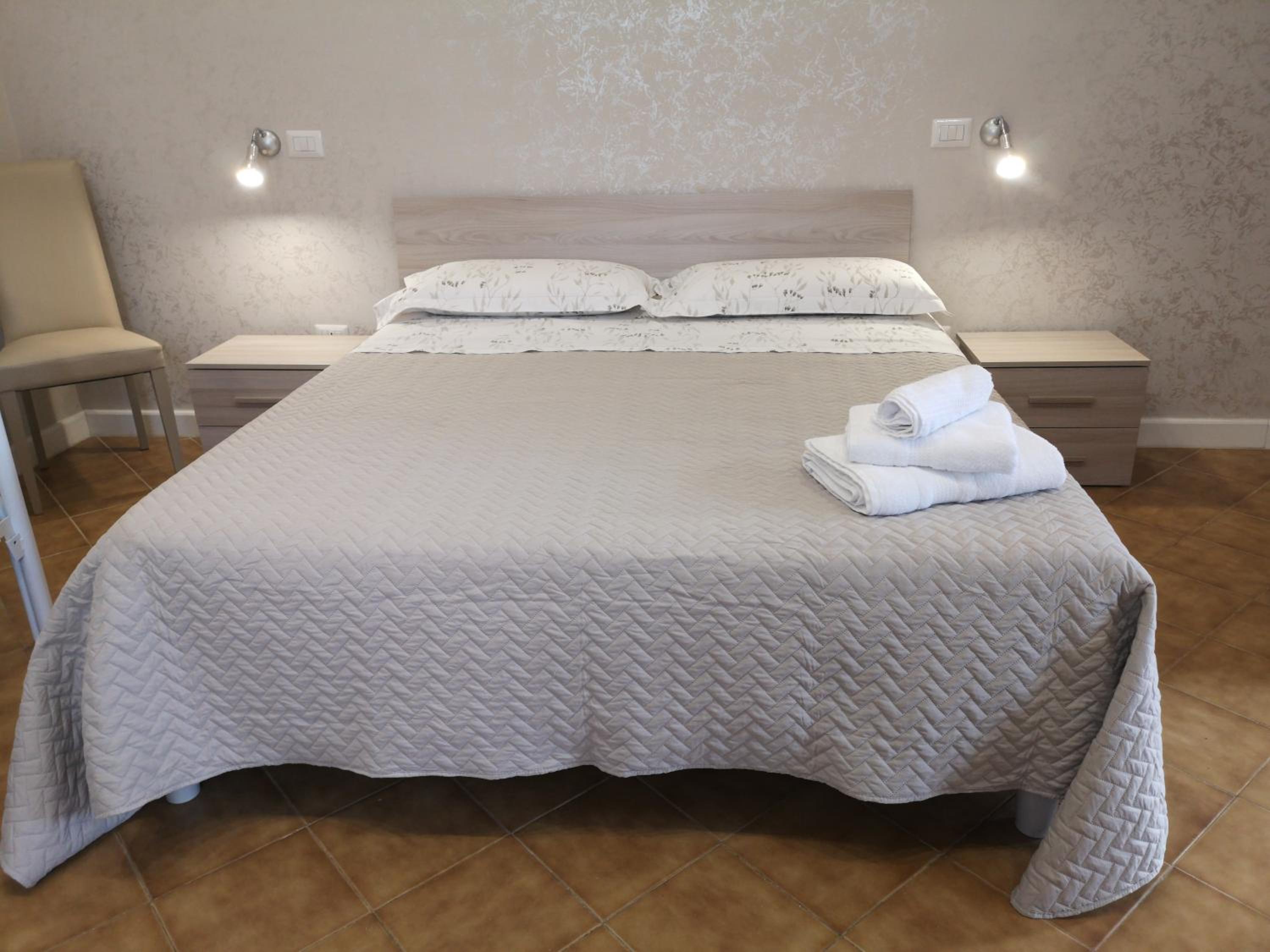 Deluxe Double or Twin Room photo 2