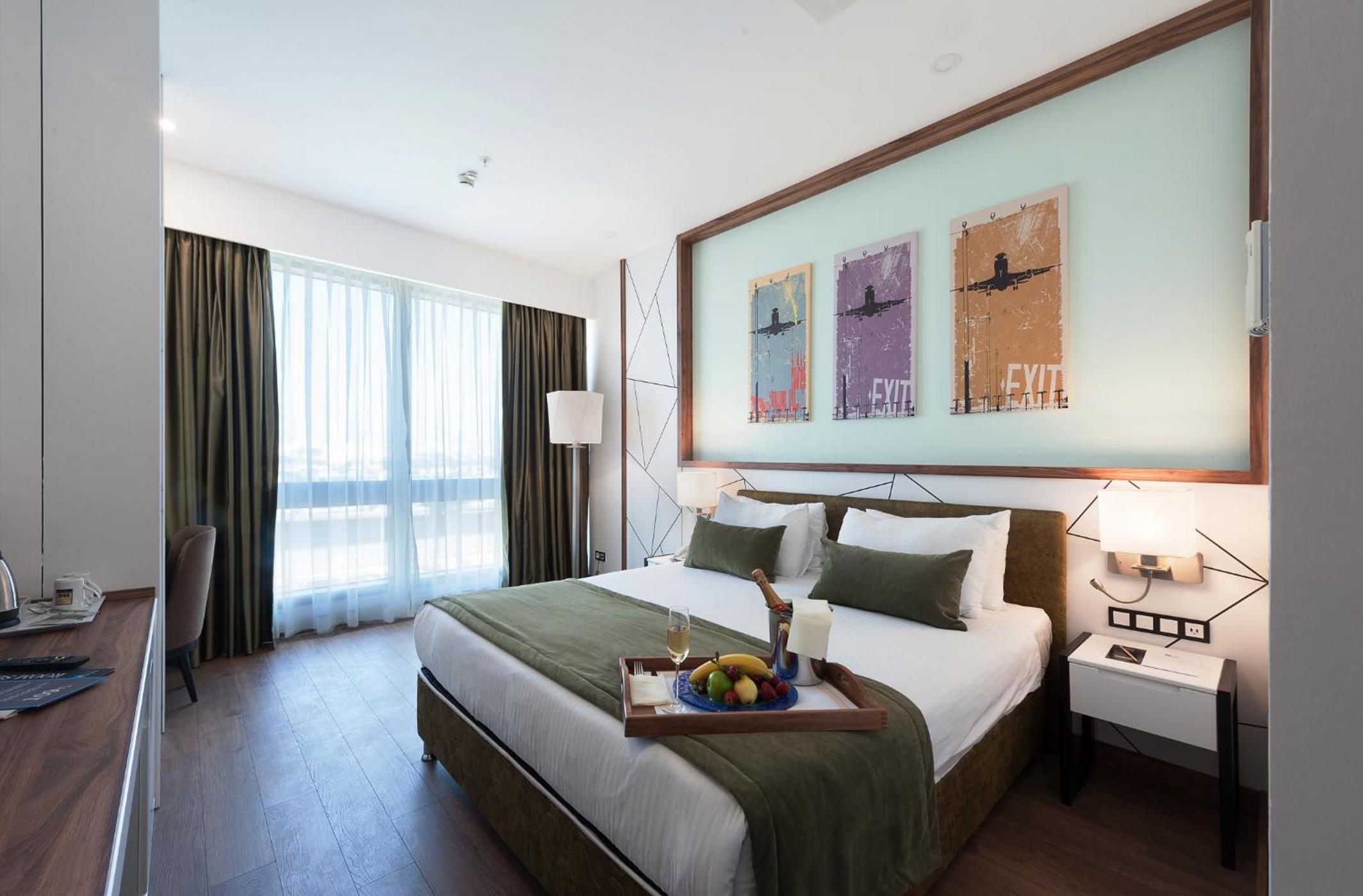 Corner Suite With Fast Track photo 3