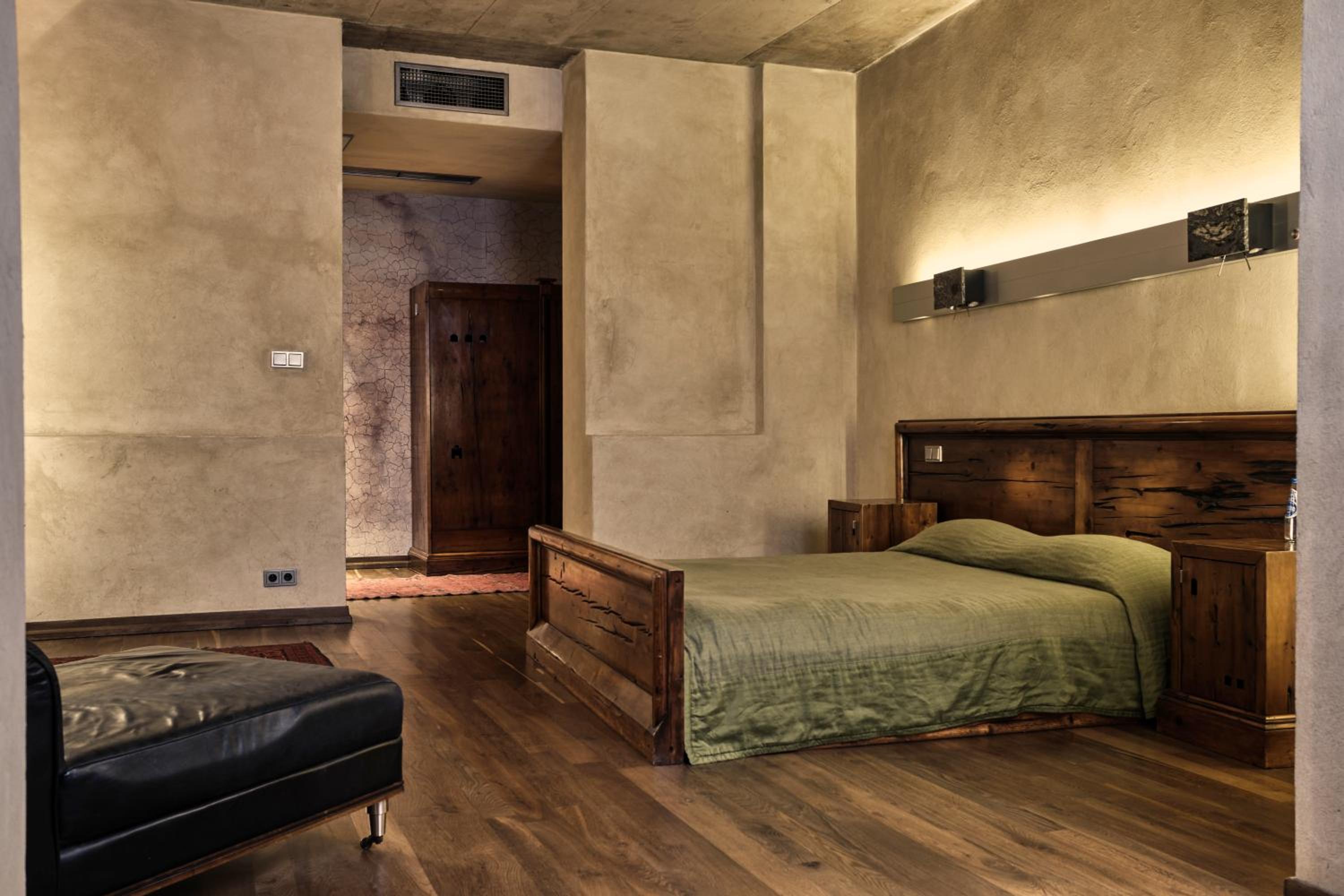 Suite - Photo 2