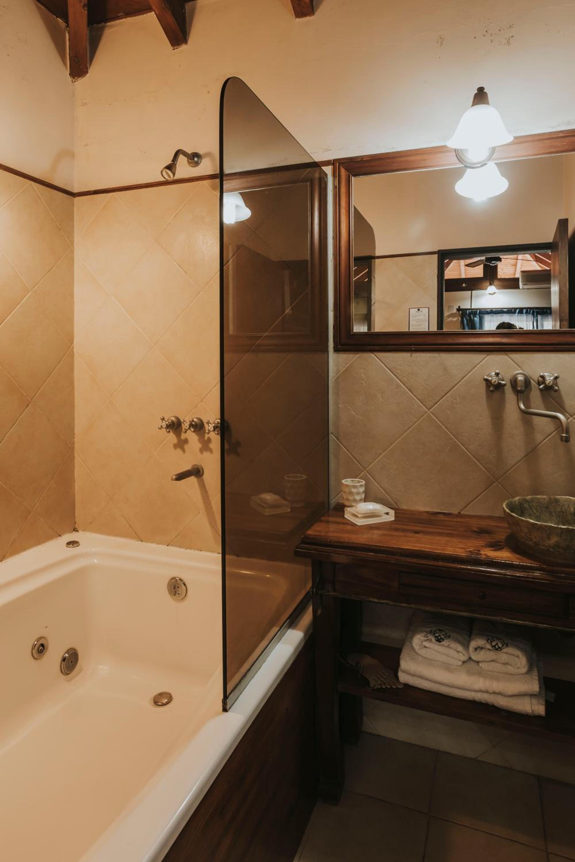 Queen Room with Spa Bath photo 2