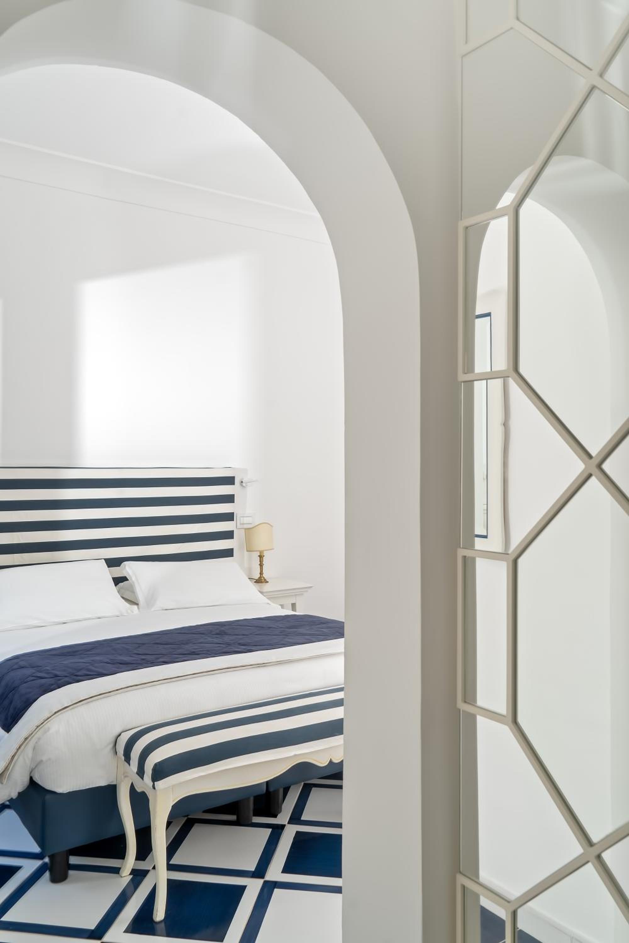 Double Room - Photo 2
