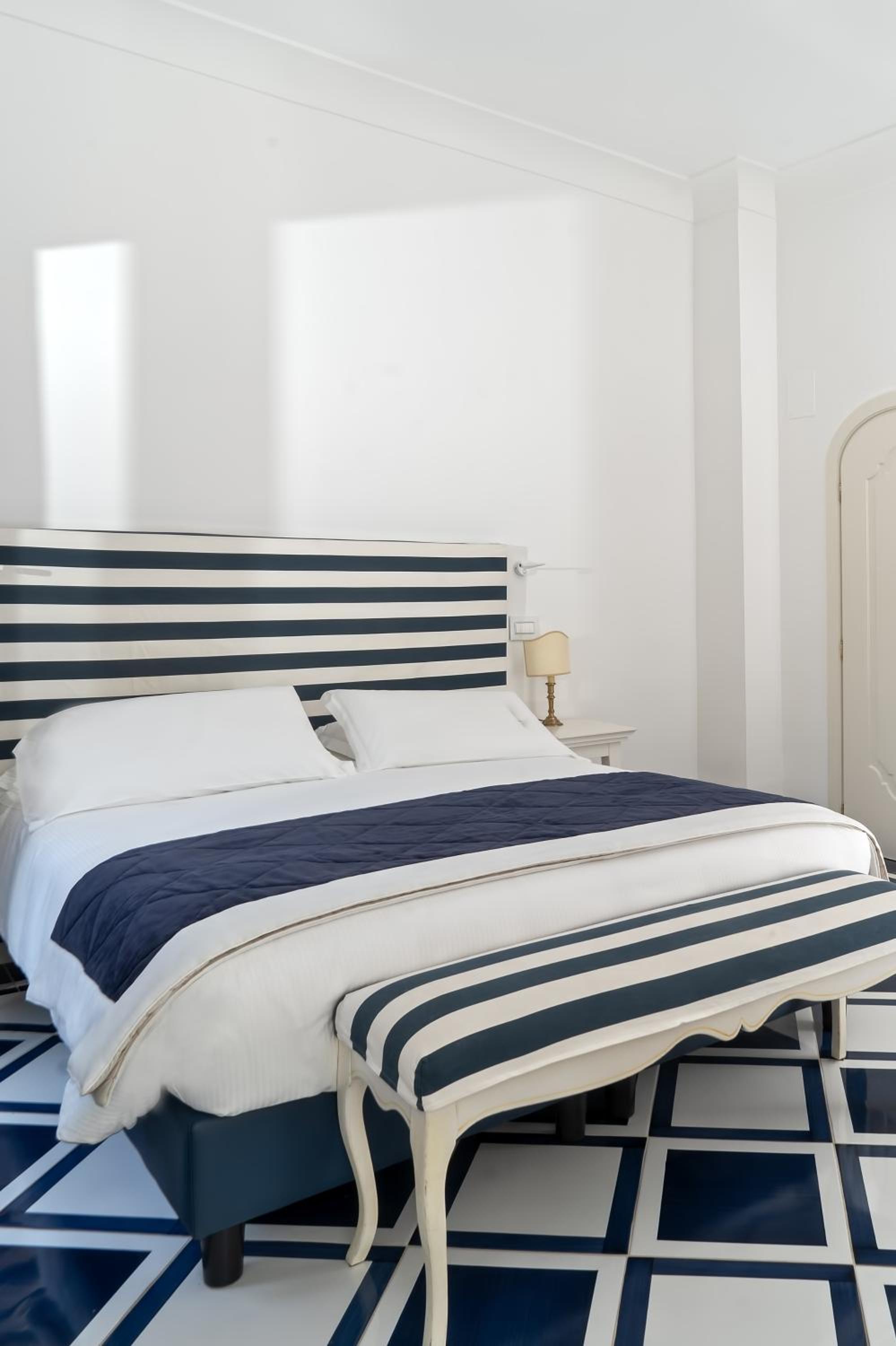 Double Room - Photo 4