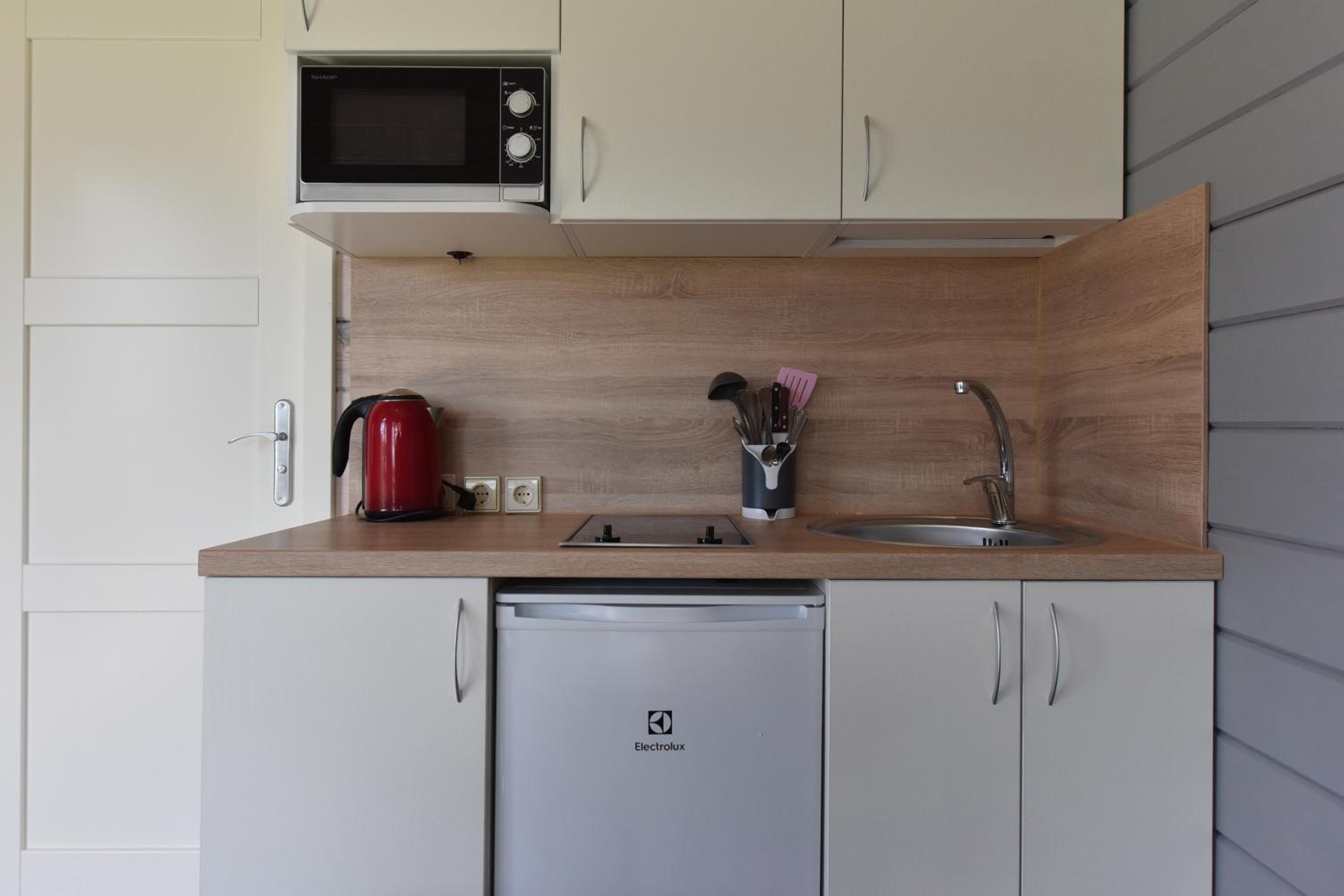 One-Bedroom House - Photo 12