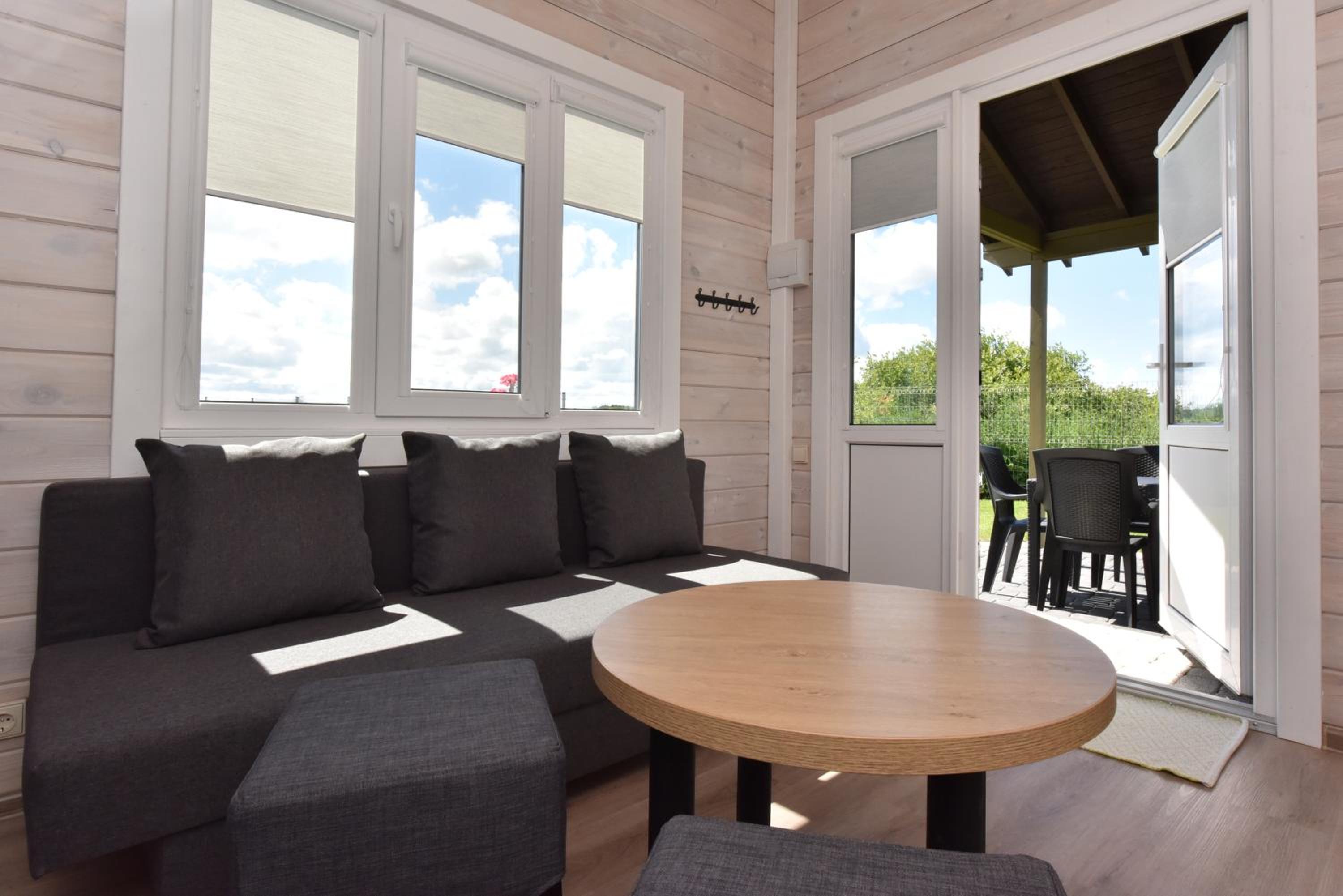 One-Bedroom House - Photo 3