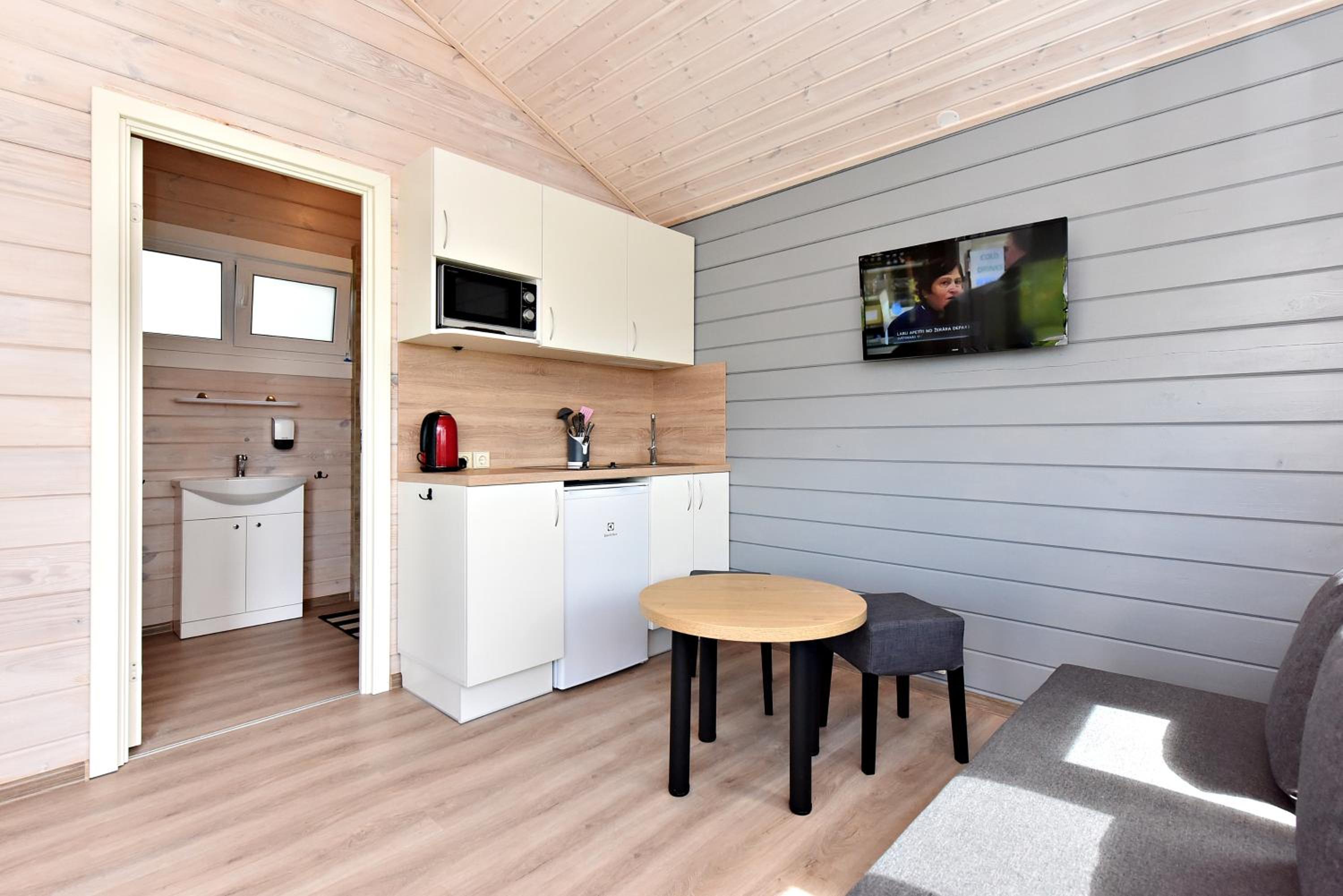 One-Bedroom House - Photo 14