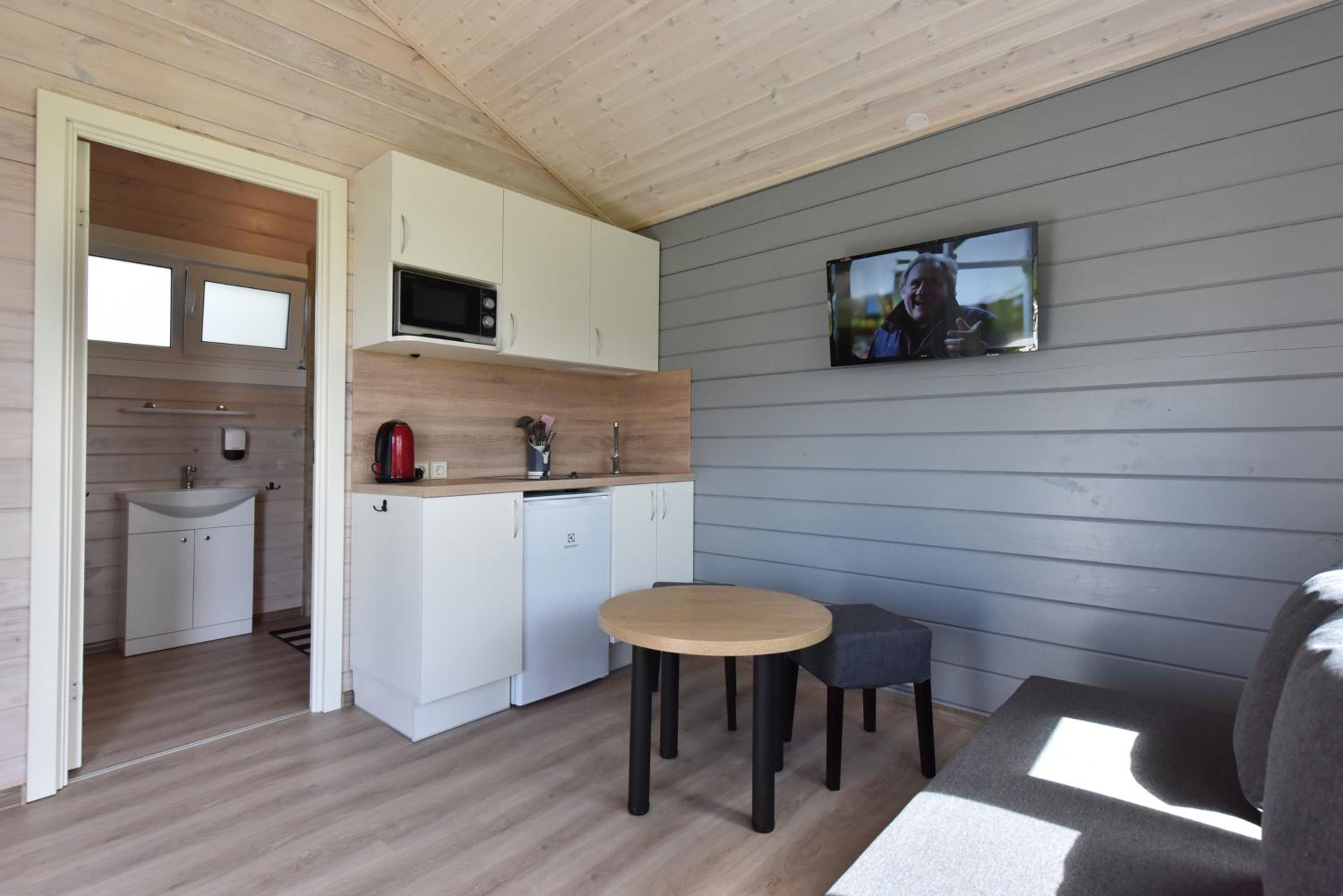 One-Bedroom House - Photo 13