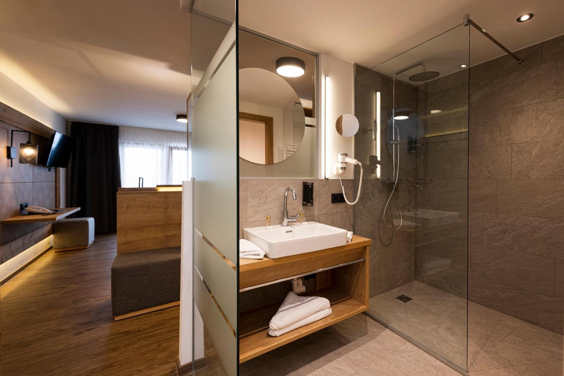 Double Room Alpine Style with Glacier View photo 2
