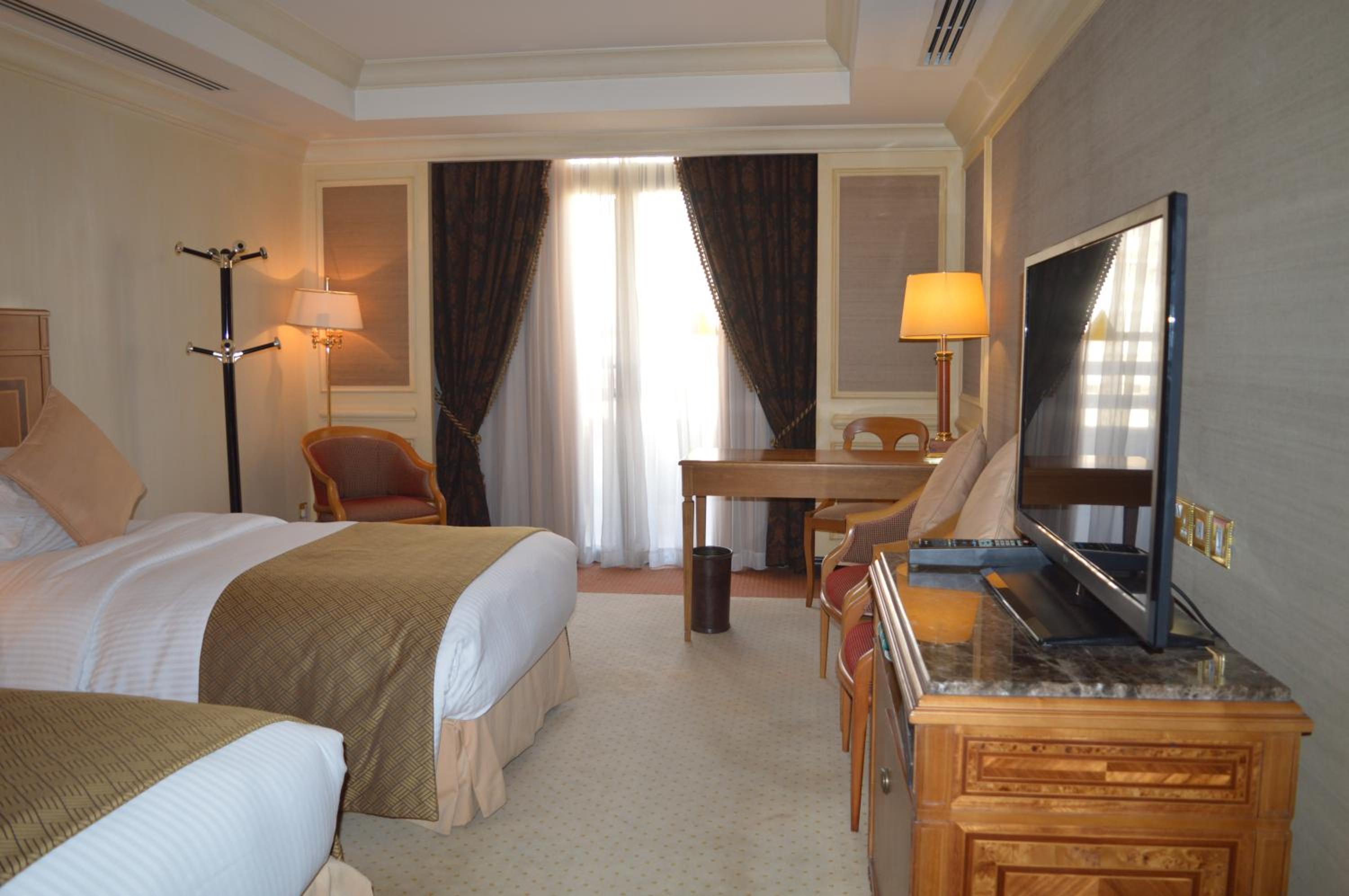 Two-Bedroom Apartment with City View photo 2