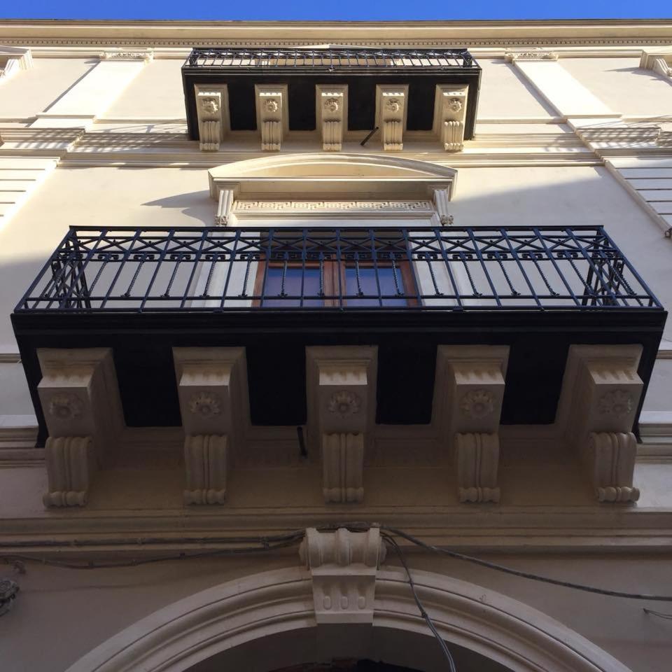 Suite with Balcony - Photo 14