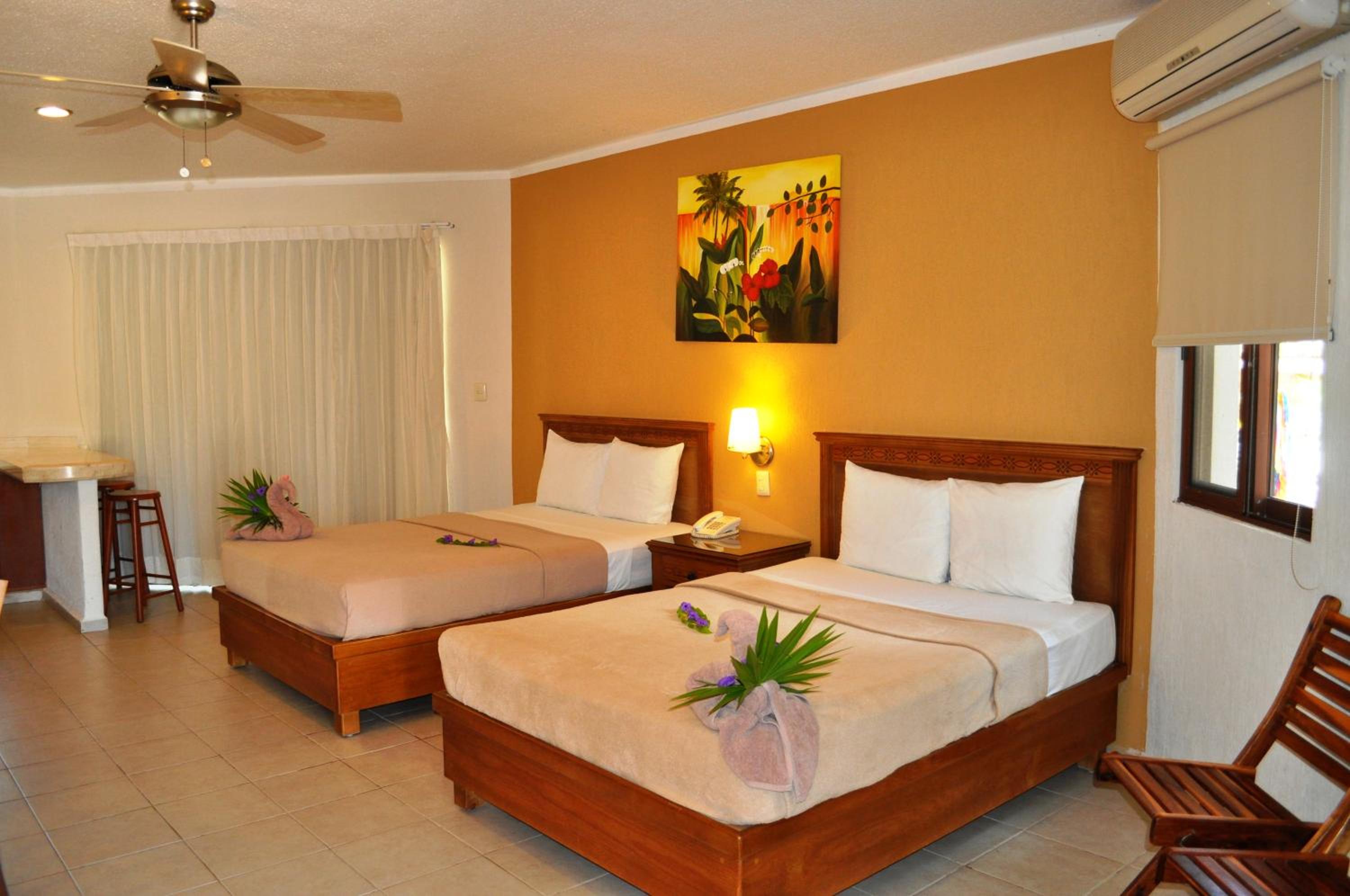 Double or Twin Room with Pool View photo 3