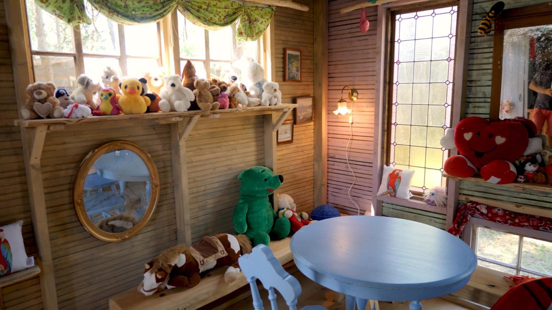 Family Room - Photo 7