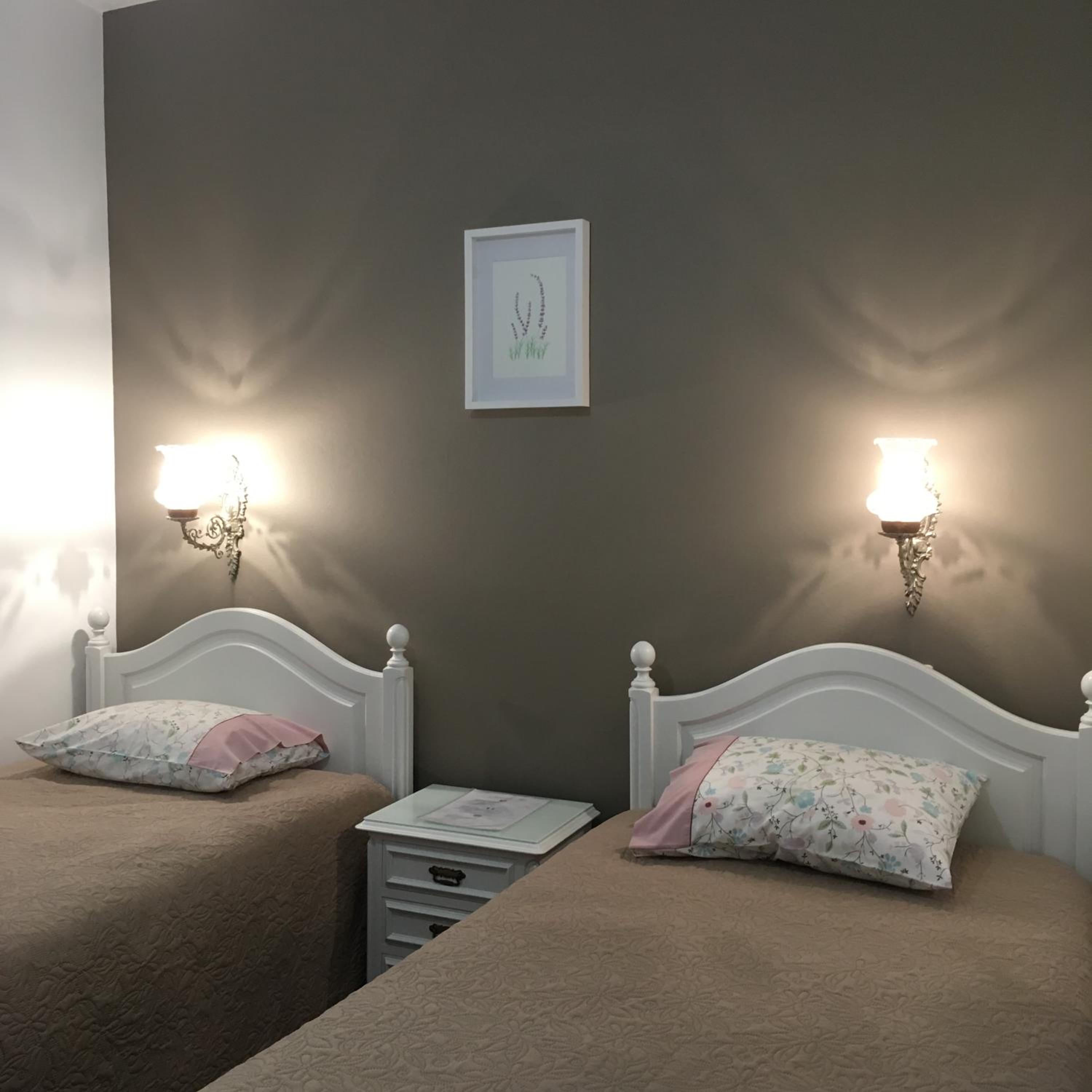 Twin Room with Private Bathroom photo 1