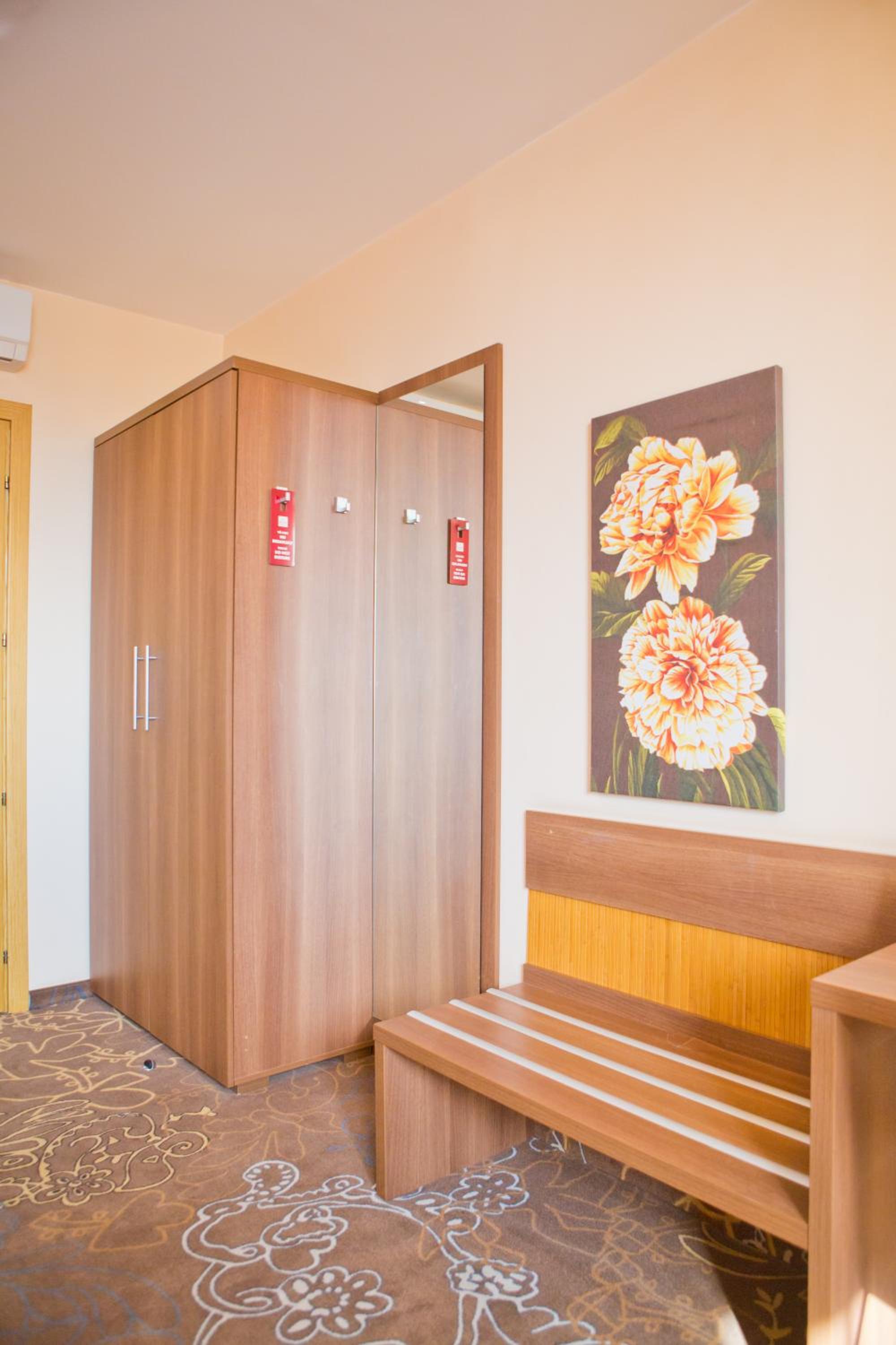 Standard Twin Room photo 2