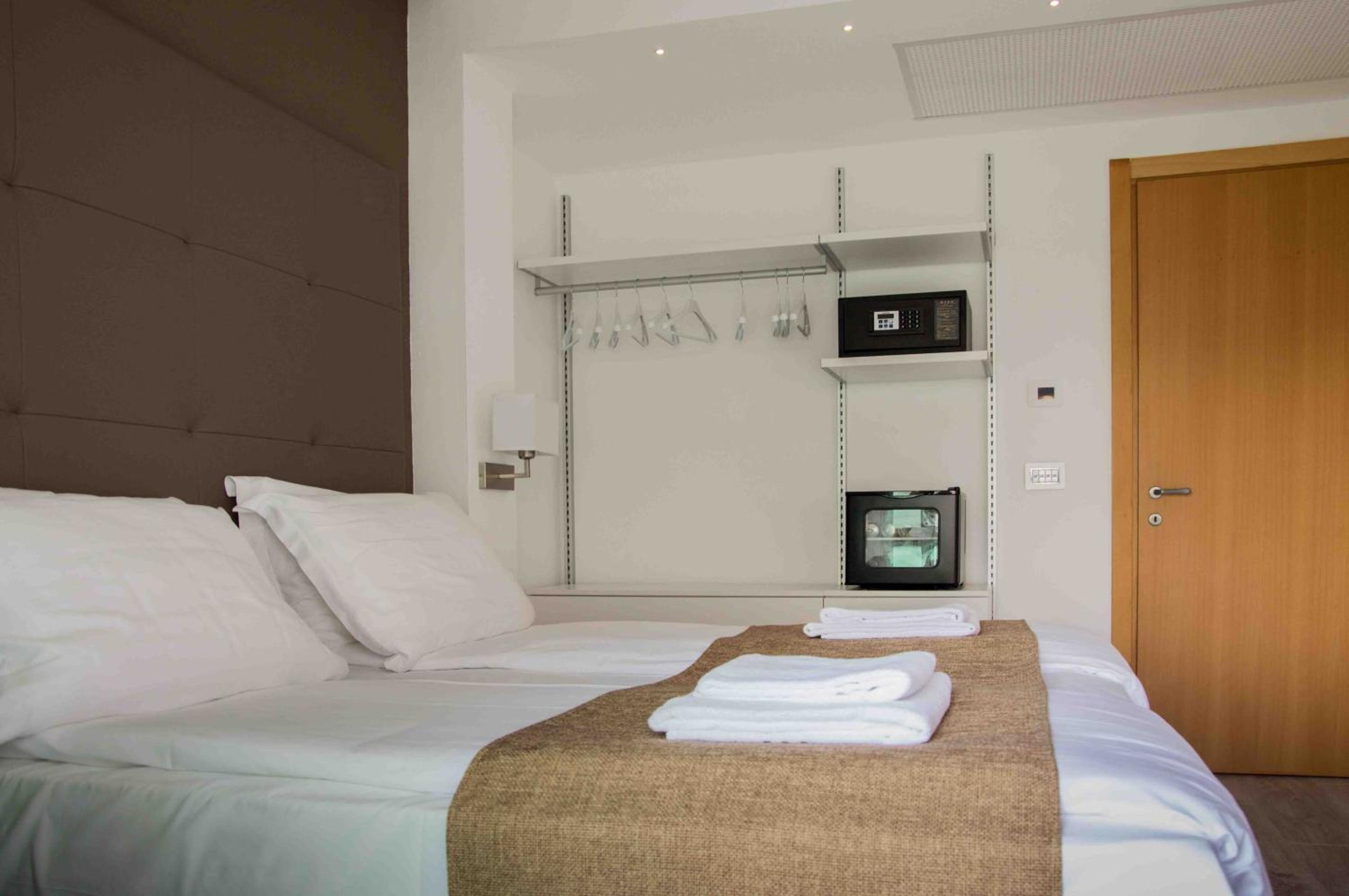 Double Room - Photo 2