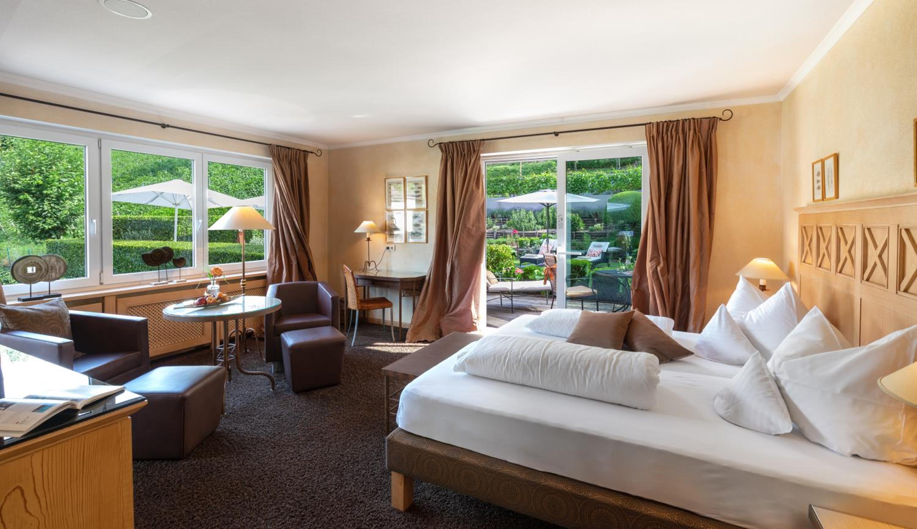 Deluxe Double Room - Photo 8