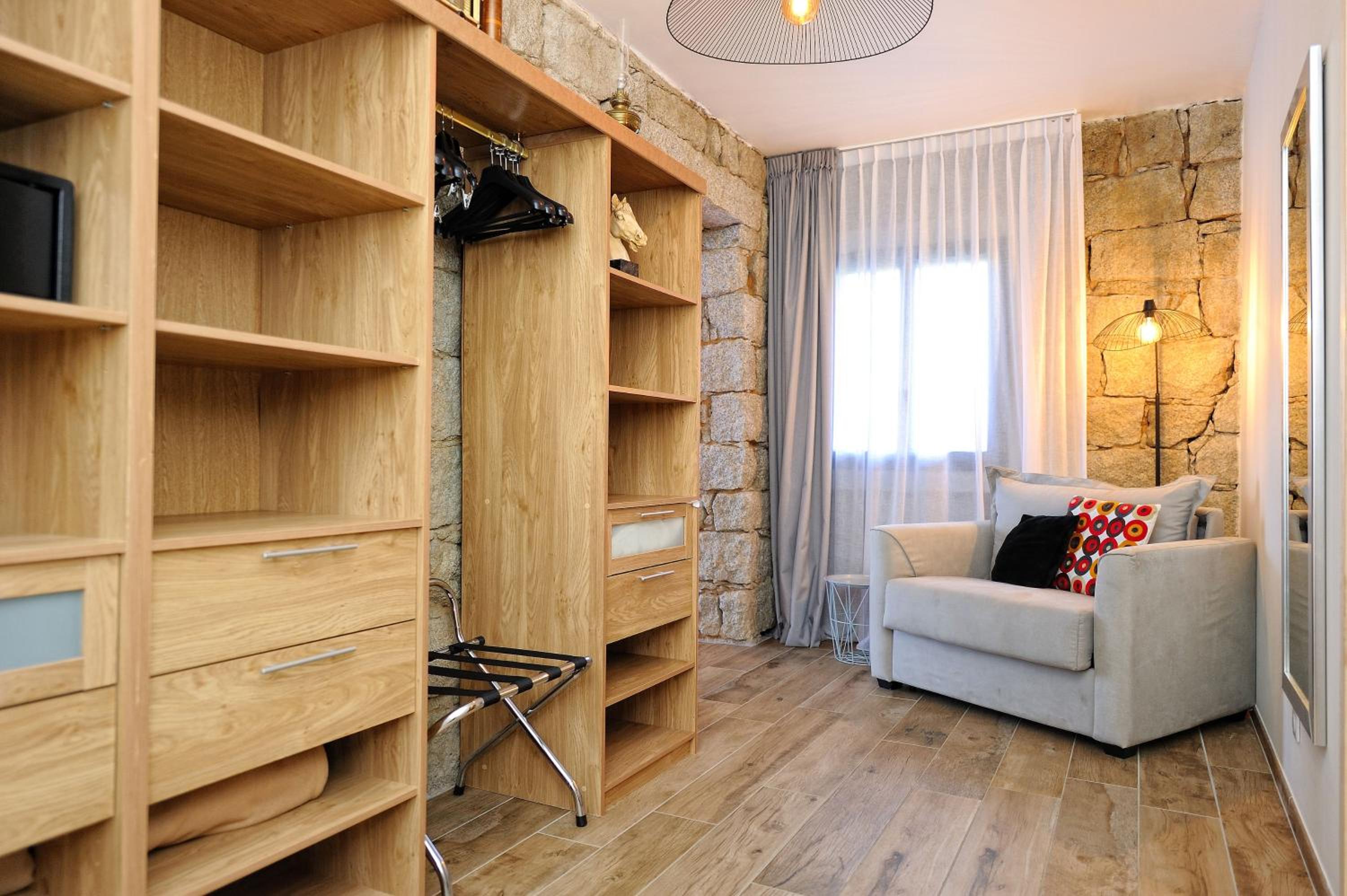 Suite with Mountain View