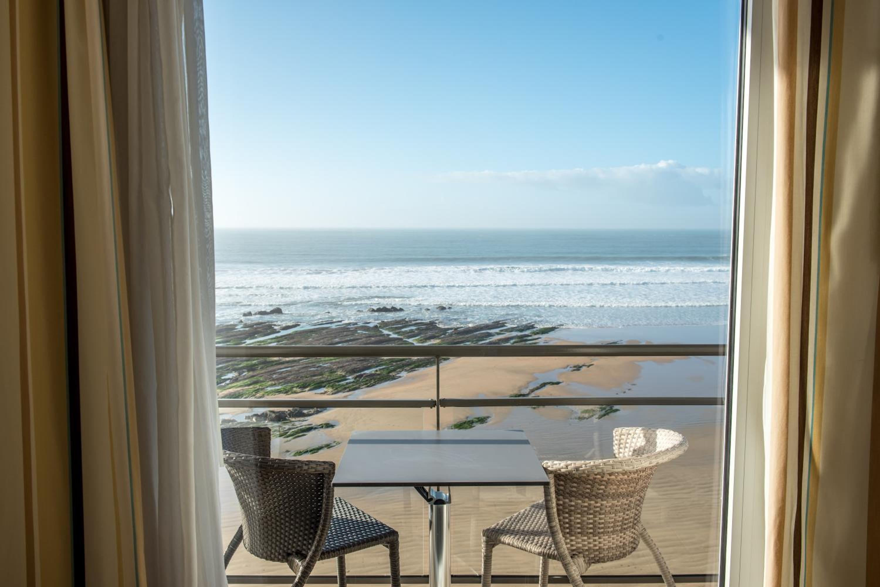 Double Room with Sea View - Photo 3