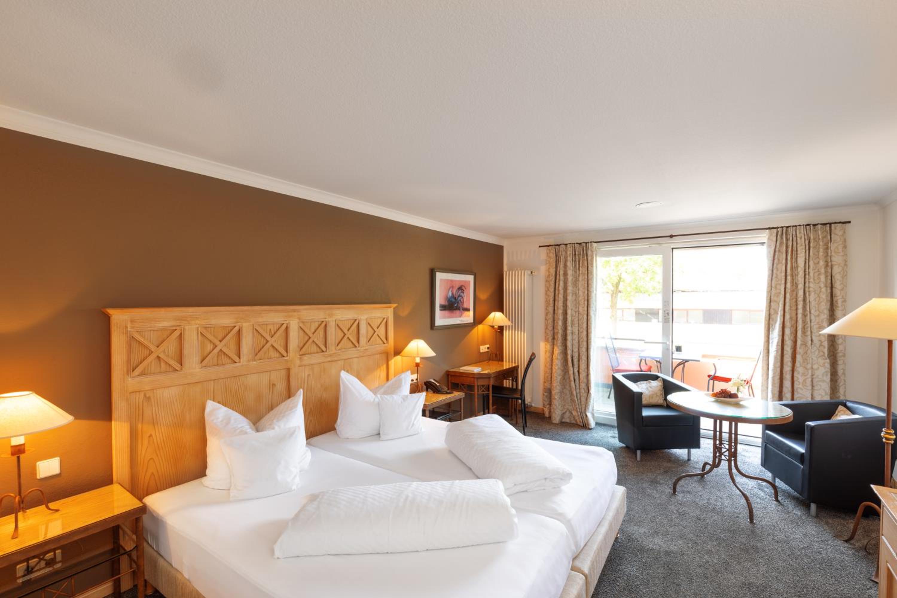 Double Room Premium on Ground Floor and Street Side - No Lake View - Photo 2