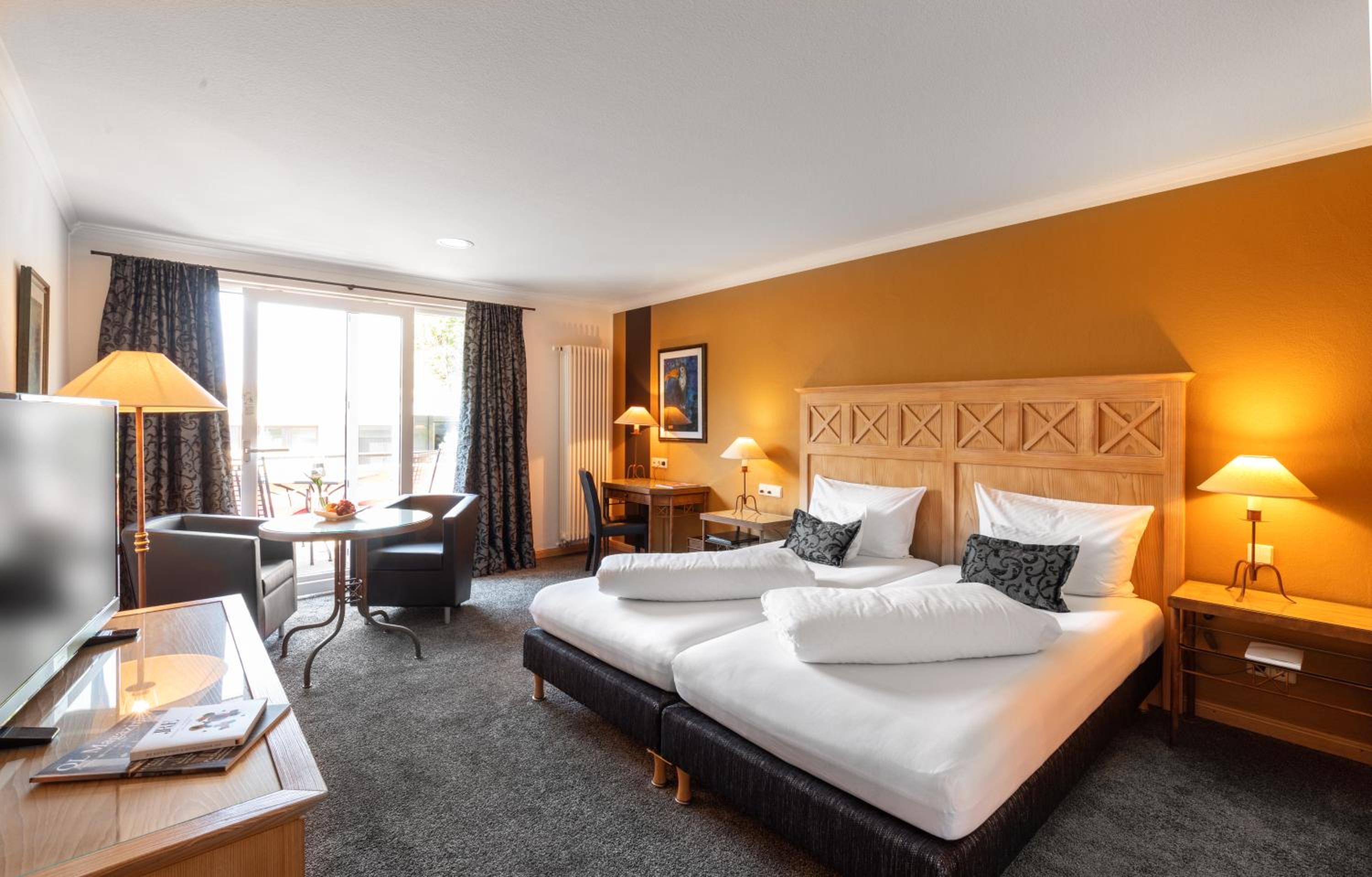 Double Room Premium on Ground Floor and Street Side - No Lake View - Photo 7