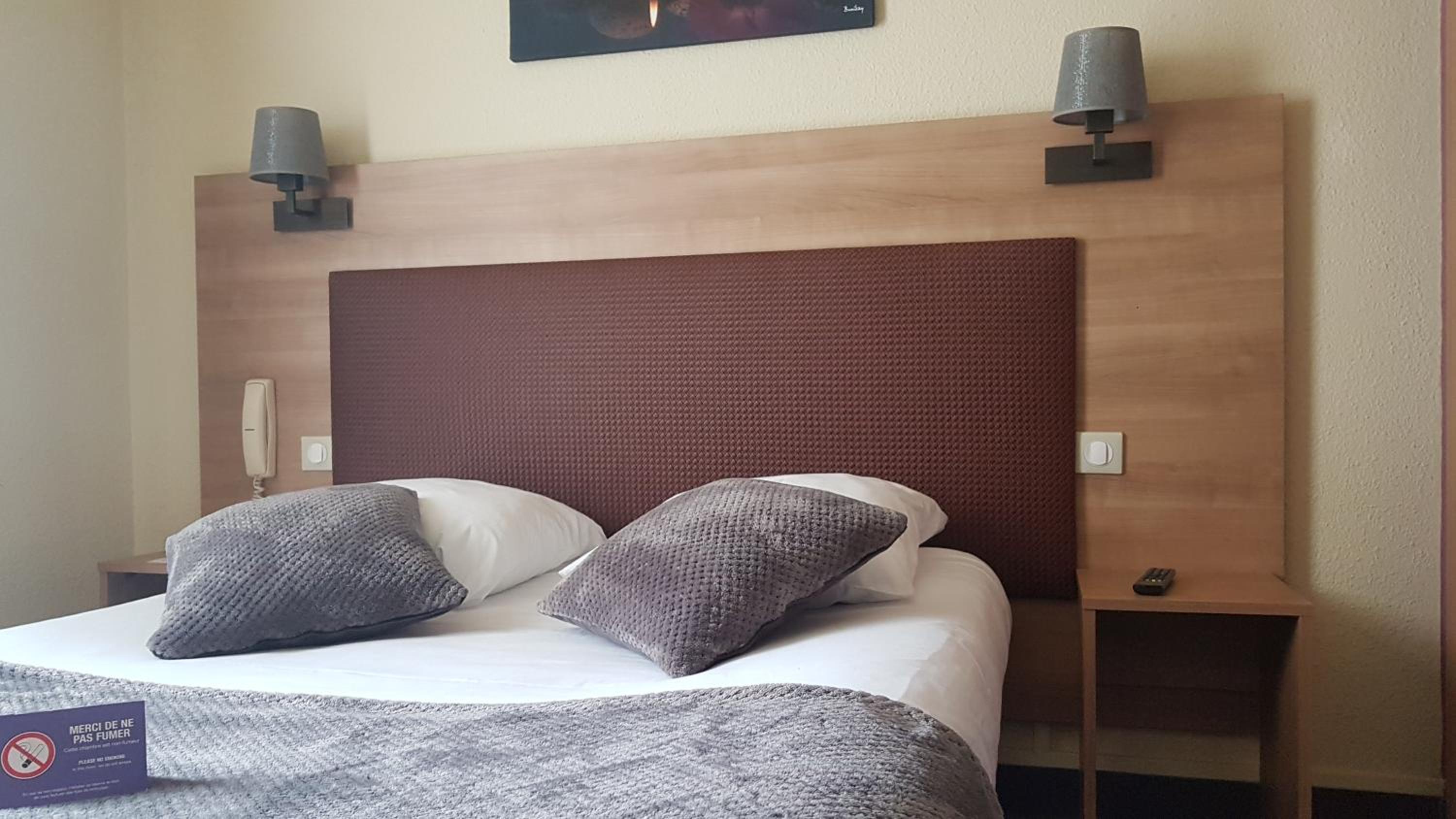 Double Room - Photo 11