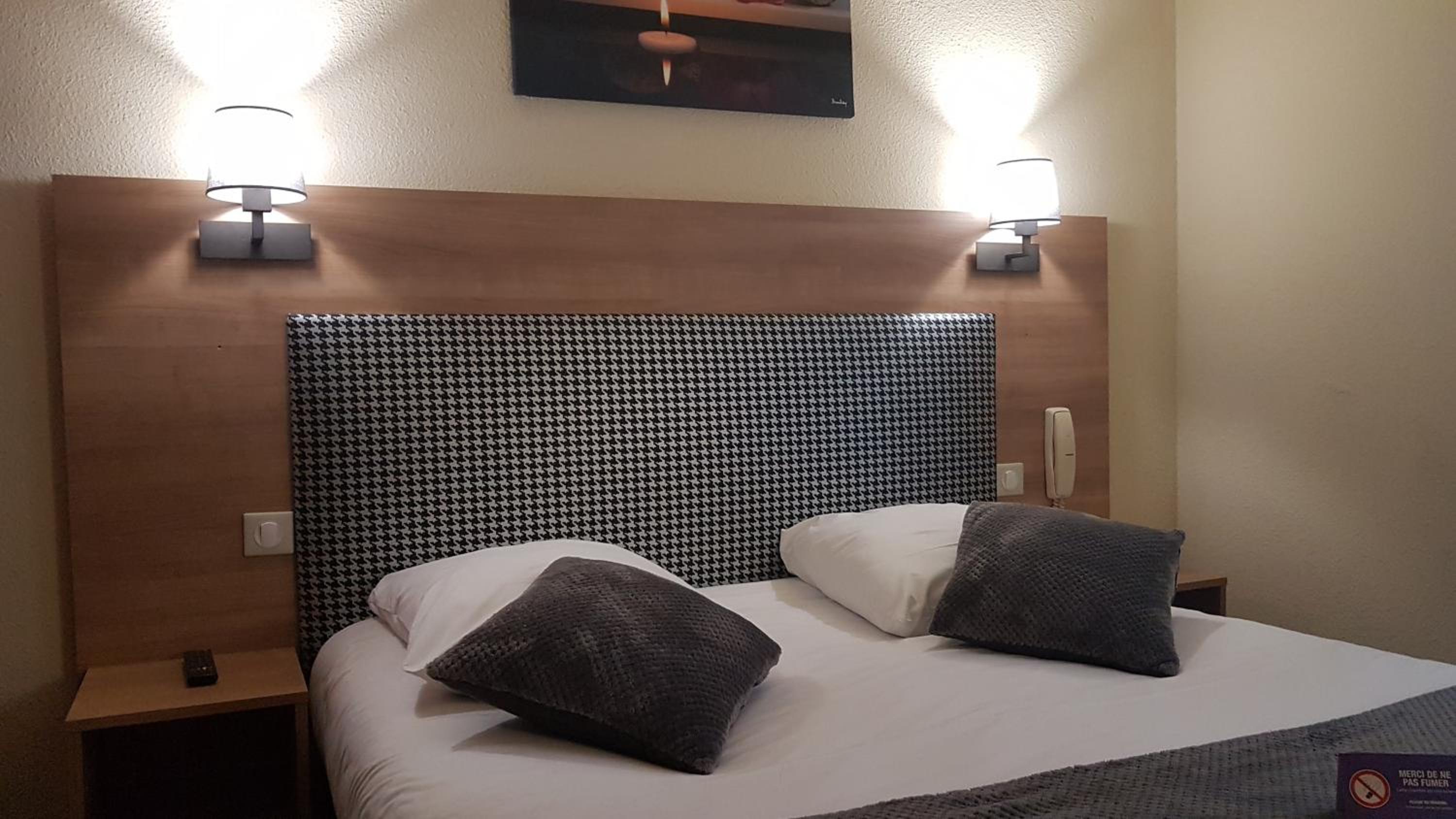 Double Room - Photo 10