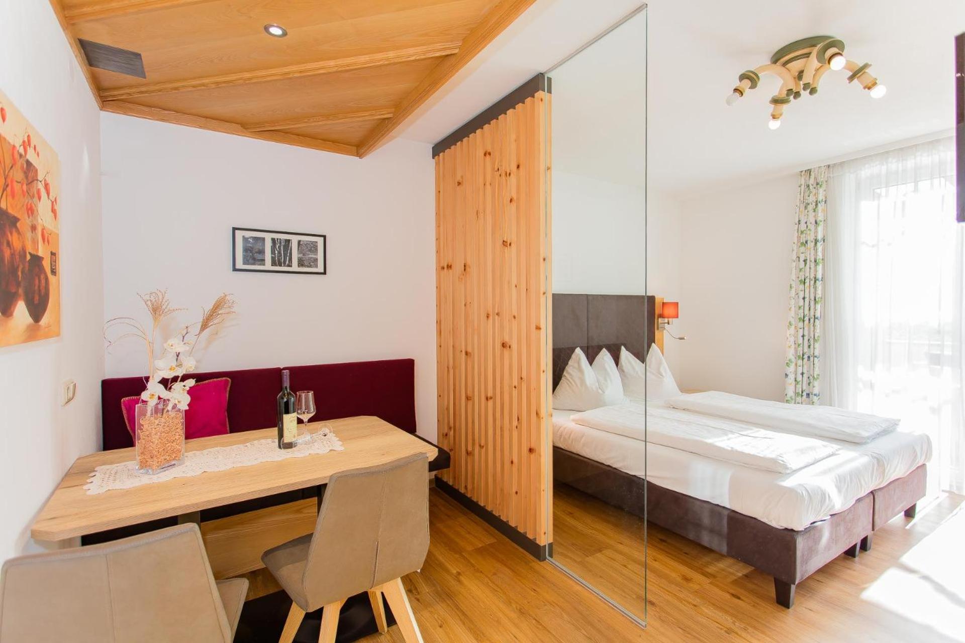 Apartment with Terrace - Photo 1