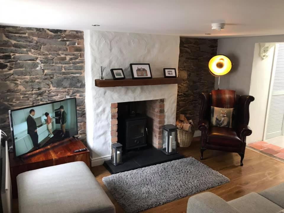 One-Bedroom House - Photo 21
