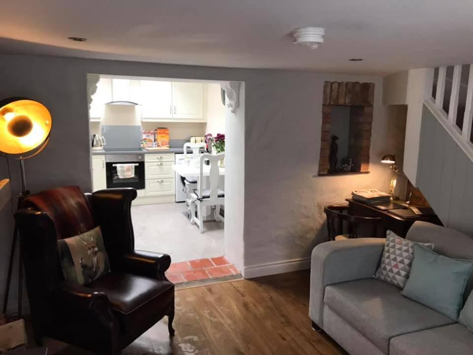 One-Bedroom House - Photo 23