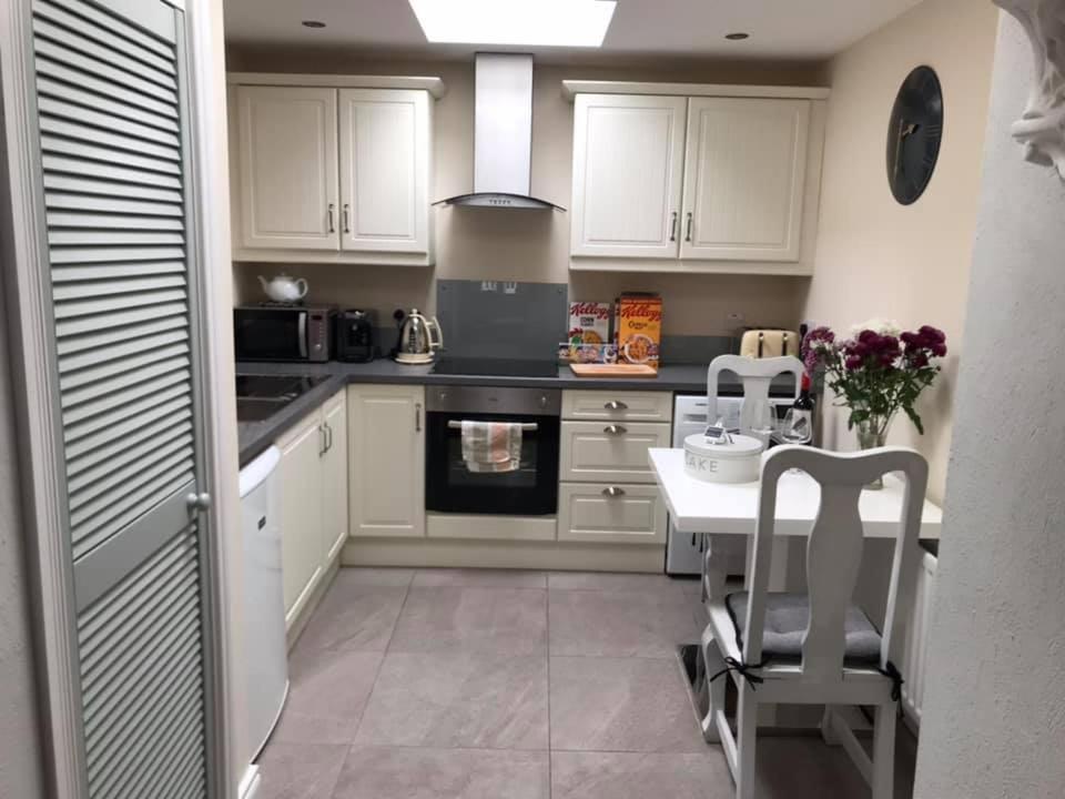 One-Bedroom House - Photo 3