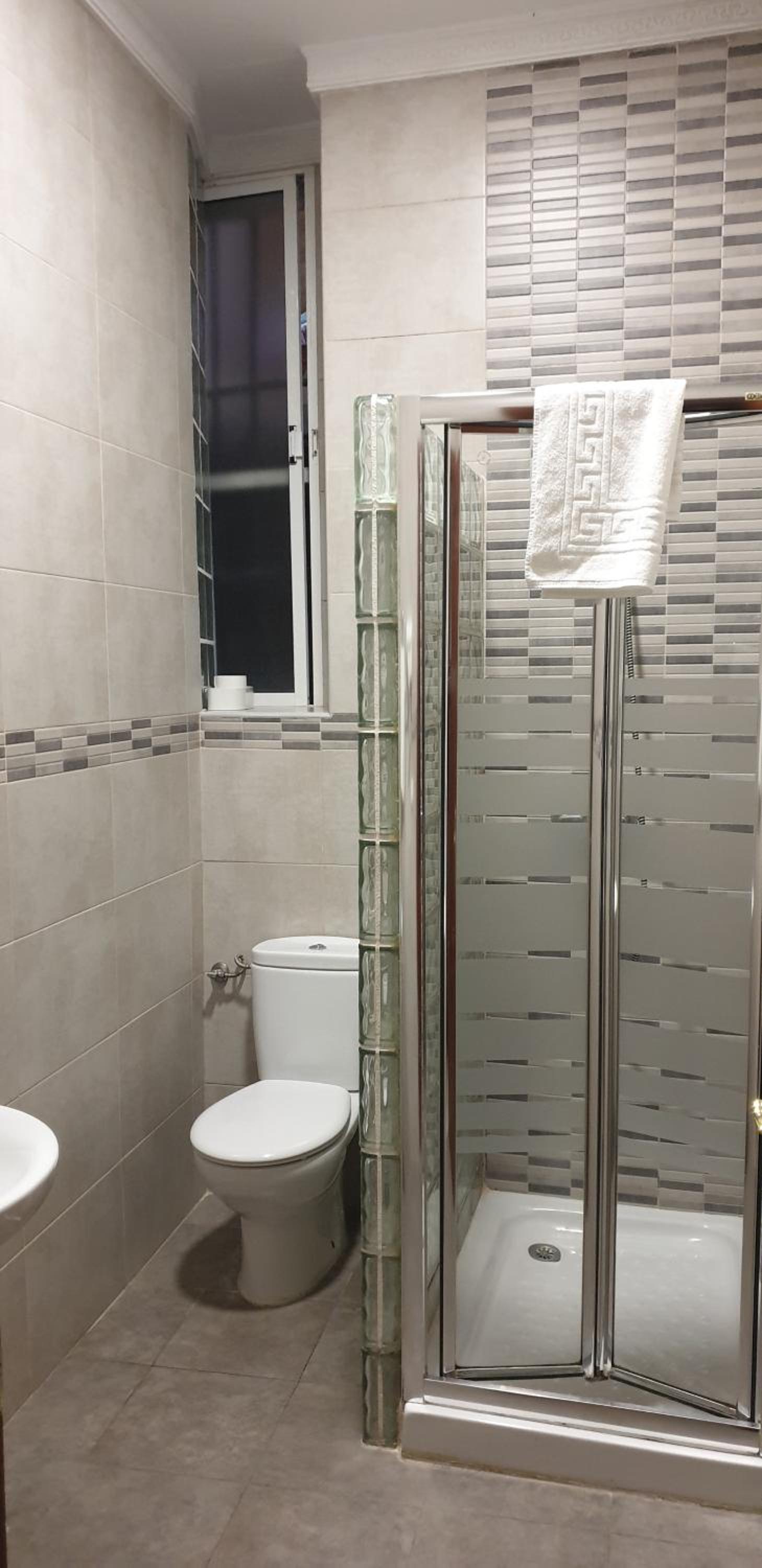 Triple Room with Private Bathroom - Photo 6