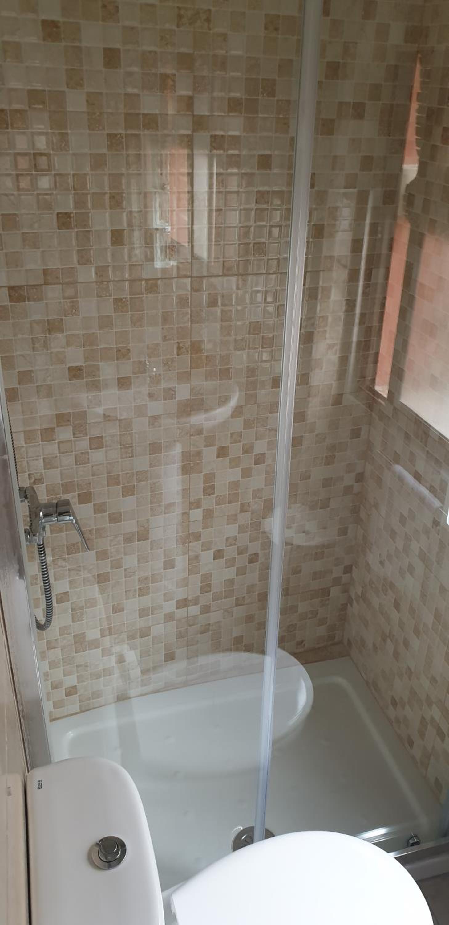 Double Room with Private Bathroom - Photo 3
