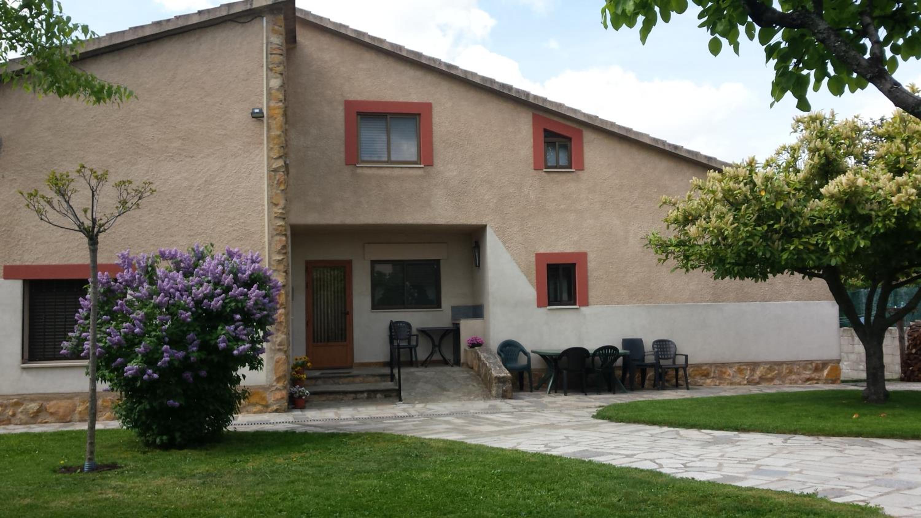 Four-Bedroom House photo 2