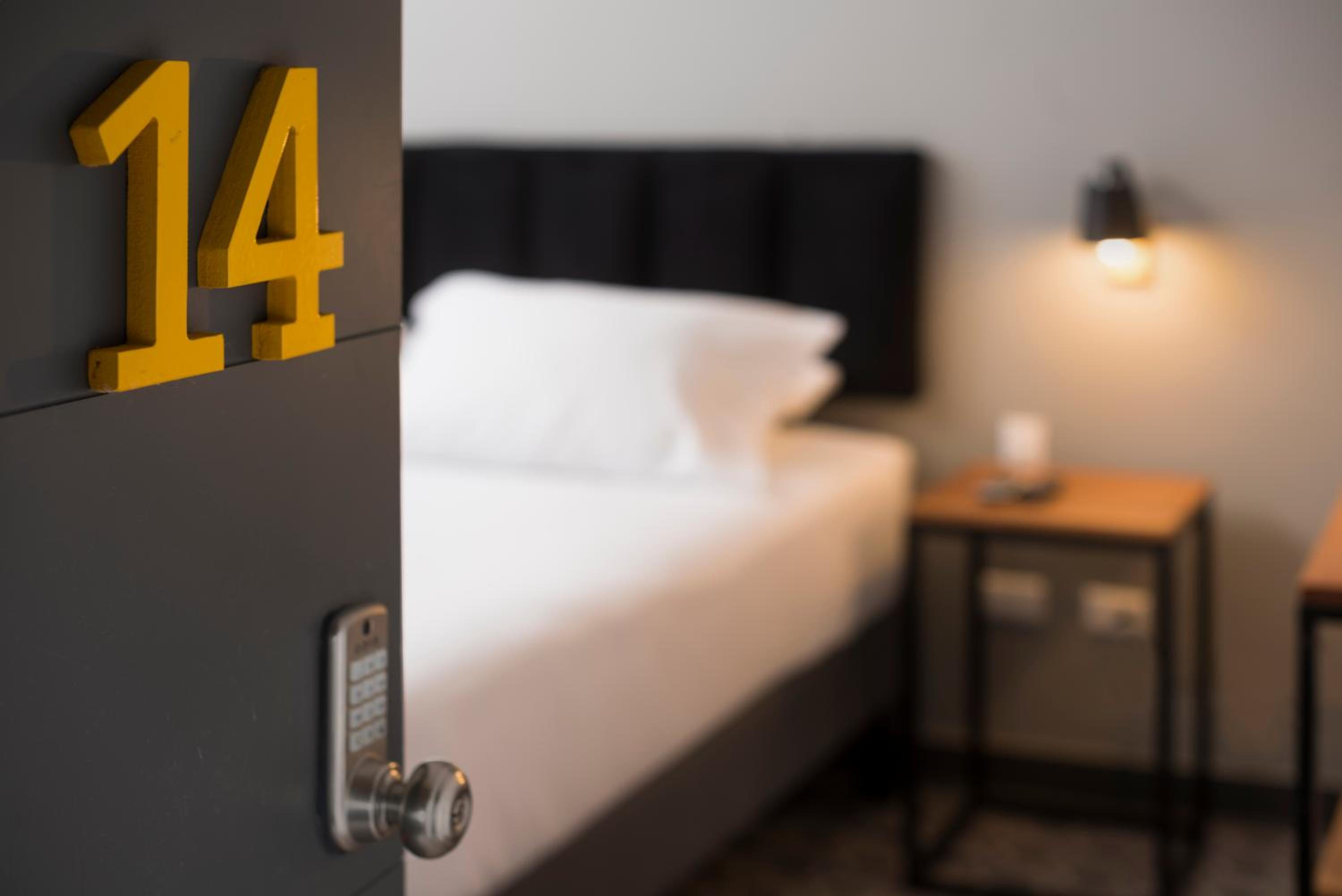 Standard Double Room - Photo 6