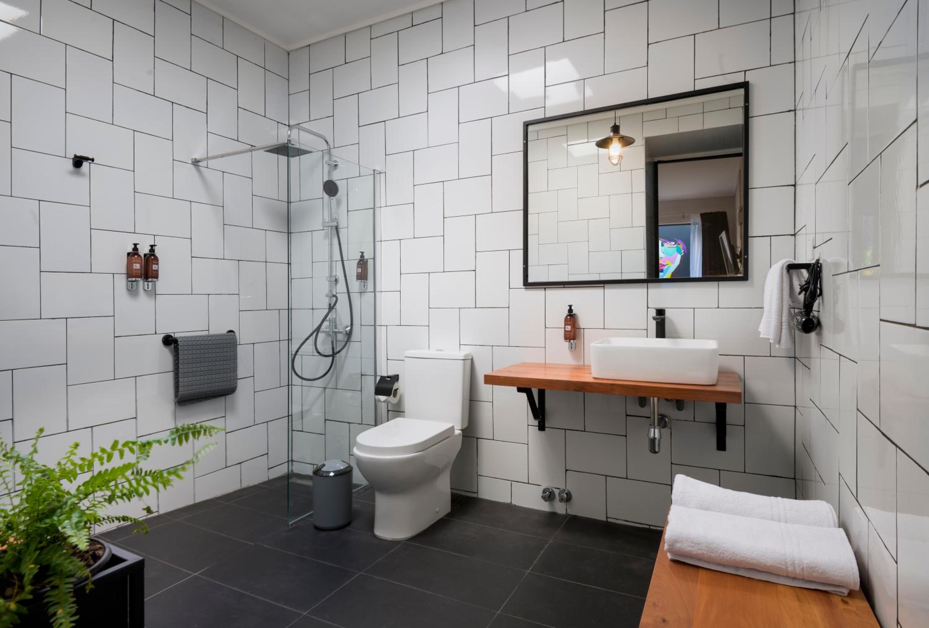 Standard Double Room - Photo 8
